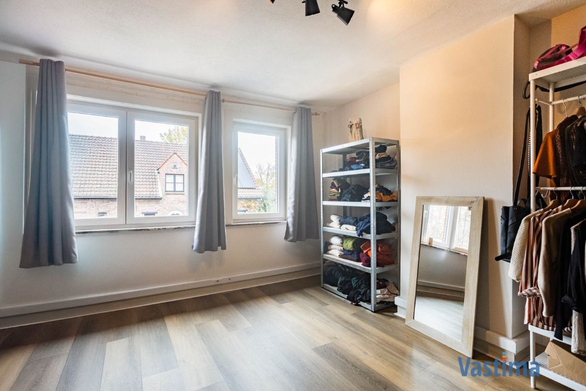 Gerenoveerde gezinswoning met tuin in Erembodegem foto 16