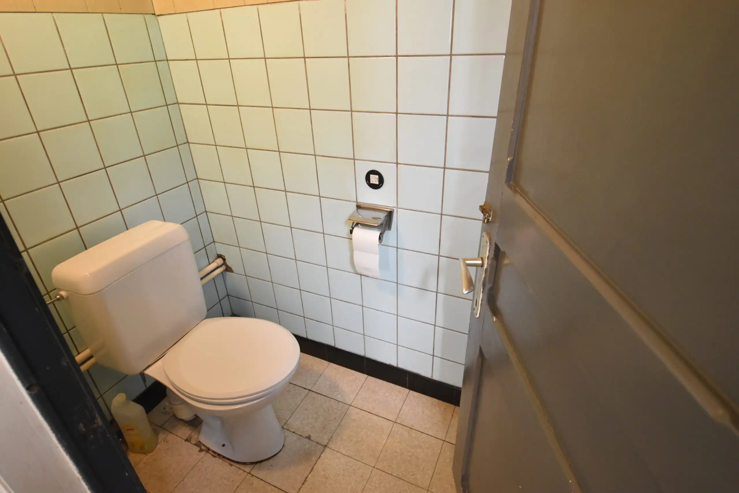 Centraal gelegen woning met tuin, garage en veel potentieel foto 6