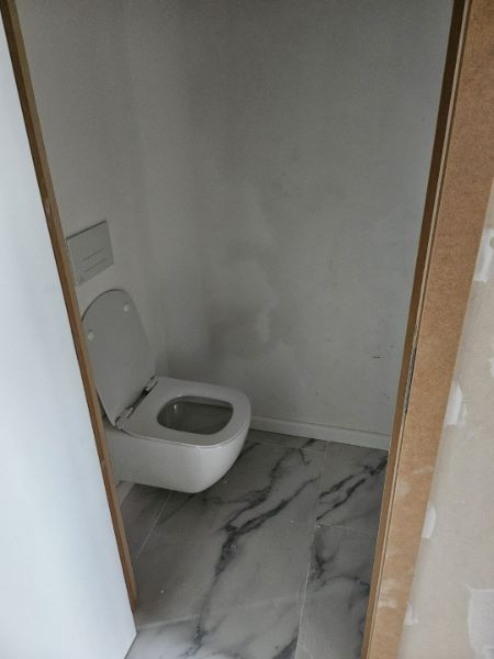 Gerenoveerde woning met garage foto 24