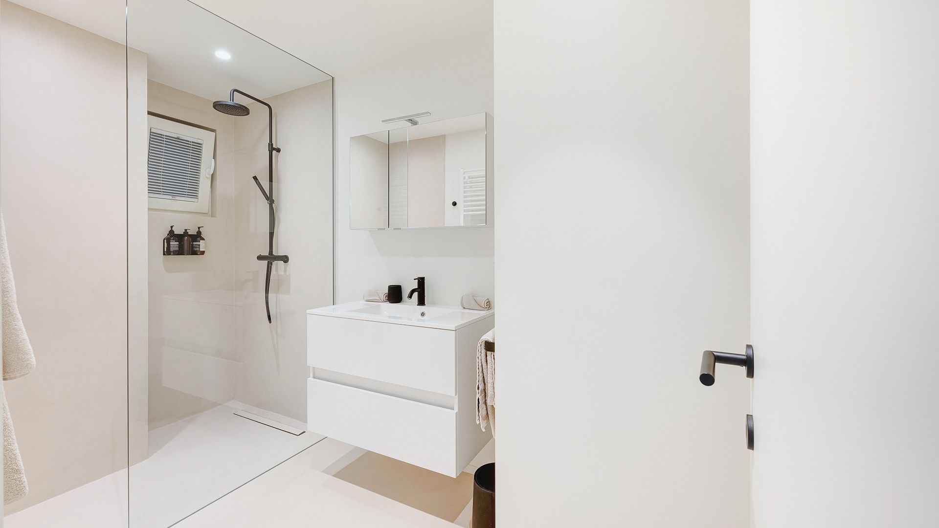 Instapklaar appartement met panoramisch zicht in ’t Zoute. foto 23