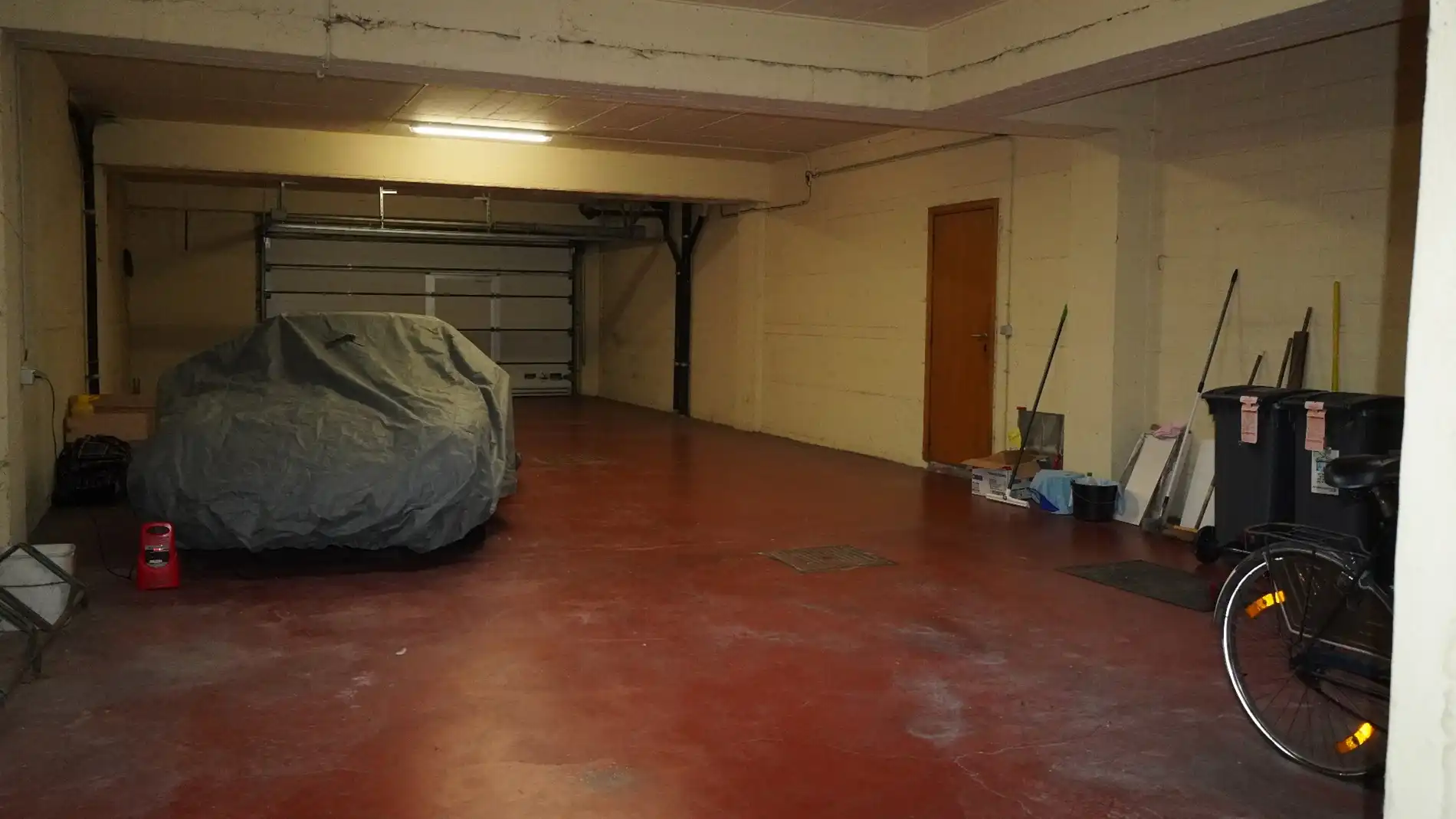 Unieke garage van ca. 125 m² aan het Stationsplein te Lokeren foto 5