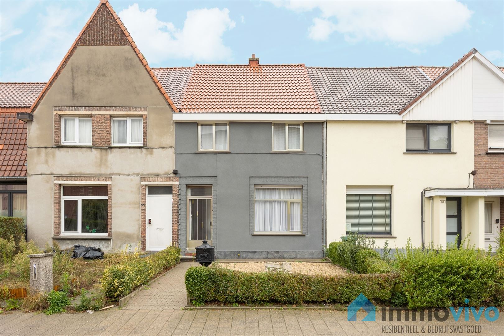 Hoofdfoto van de publicatie: Te renoveren woning met 2/3 slaapkamers en grote tuin.