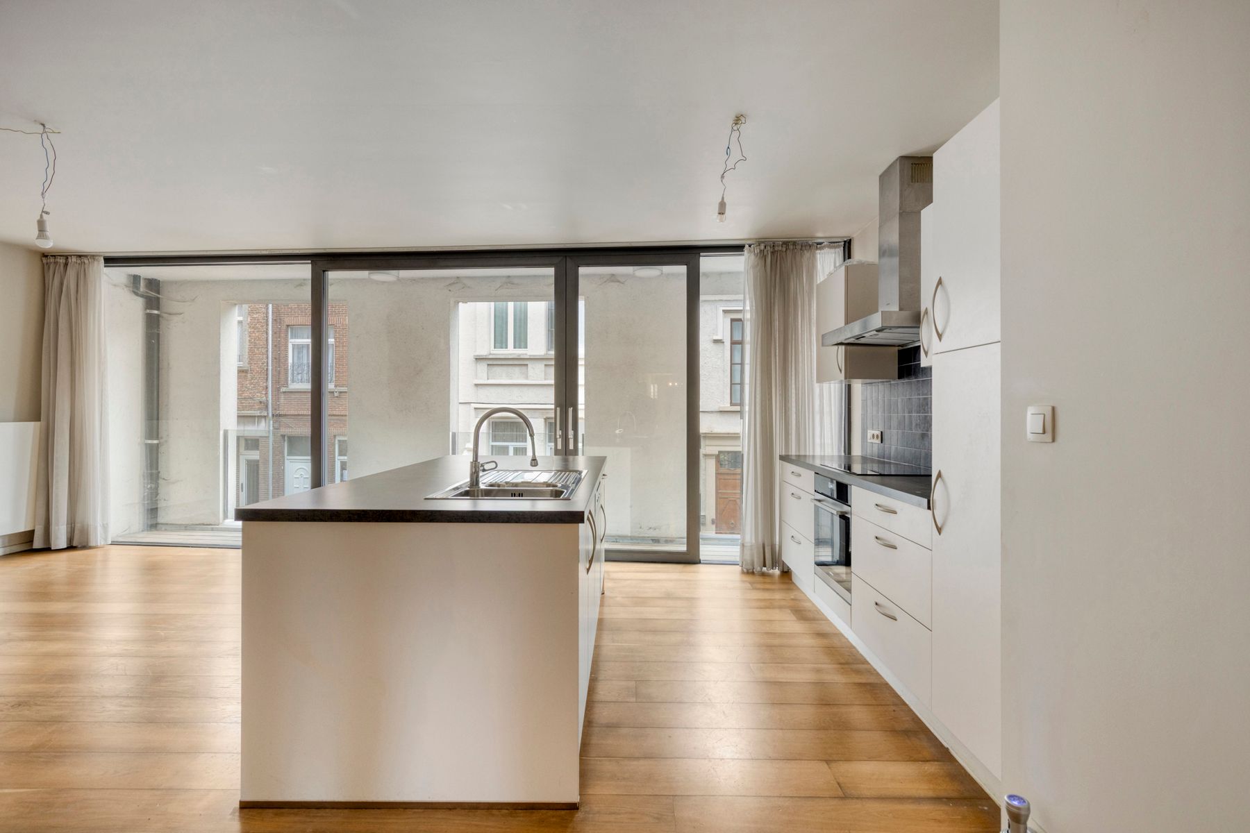 3 slaapkamers, 2 terassen en STAANPLAATS INBEGREPEN IN PRIJS foto 3