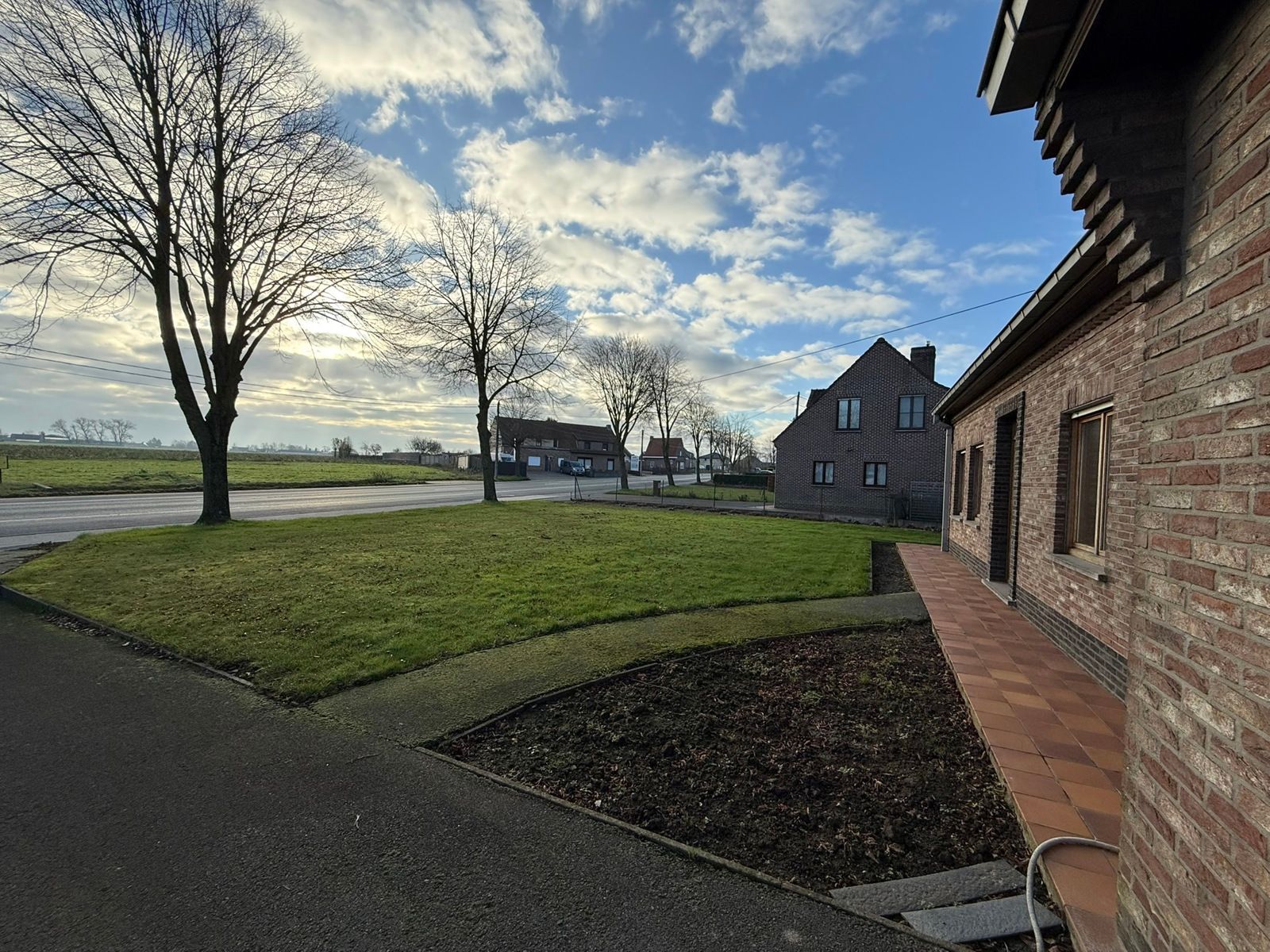 Ruime alleenstaande gelijkvloerse woning. foto 18