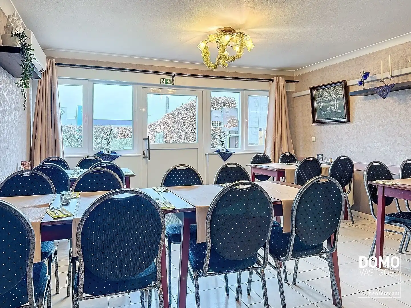 TE HUUR - GOED DRAAIEND RESTAURANT MET FRITUURZAAK EN WOONST foto 19