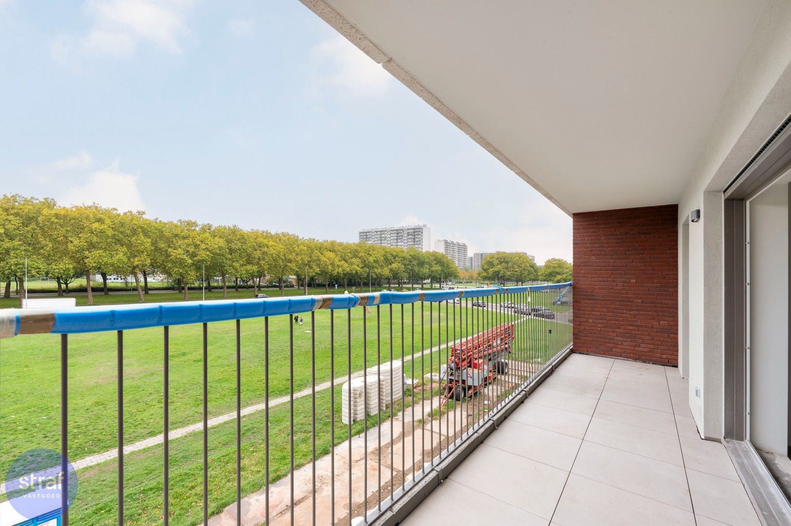 Te huur: nieuw  appartement (100 m2) op Linkeroever foto 6