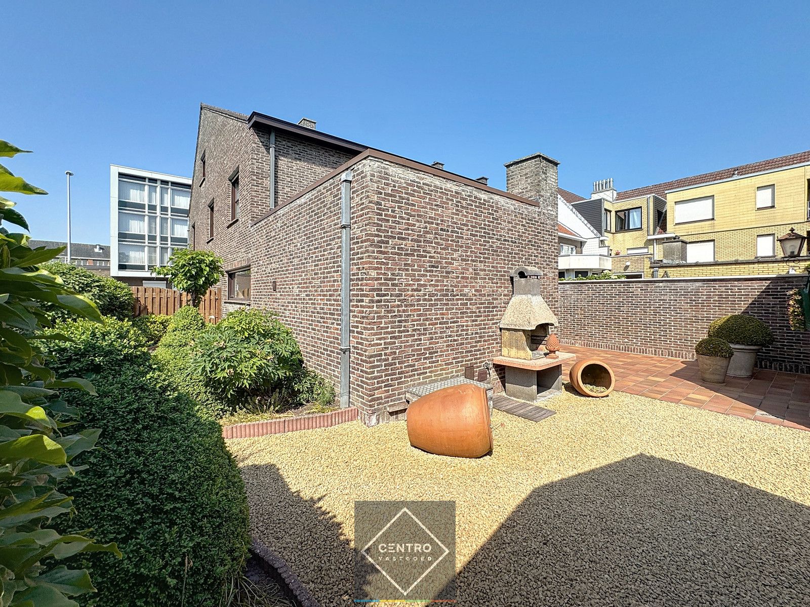 PERFECT ONDERHOUDEN woning met 3  à 4 slpks en 2 garages! foto 28