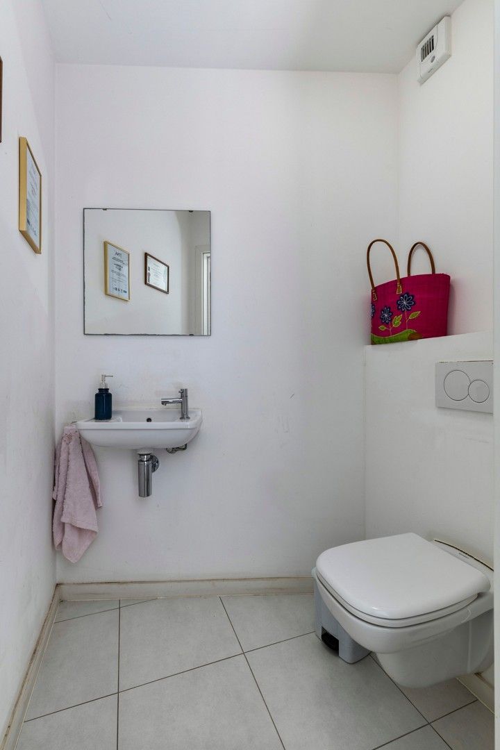 RUIME, ENERGIEZUINIGE EN INSTAPKLARE GEZINSWONING MET TUIN, GARAGE, 3 TERRASSEN EN 4 SLPKS OP TOPLOCATIE IN GENT foto 5