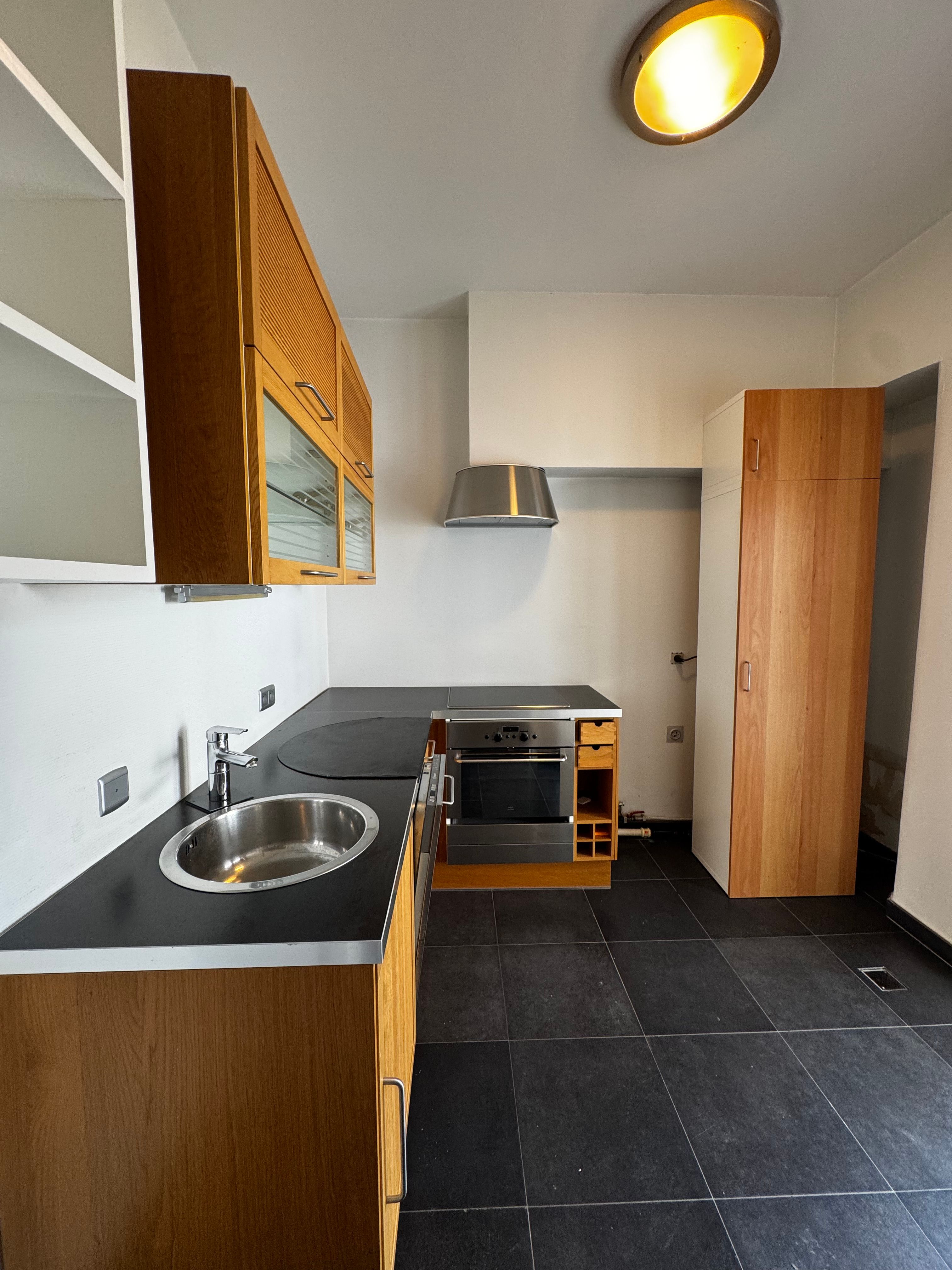 Volledig gerenoveerd handelspand met duplexappartement foto 12