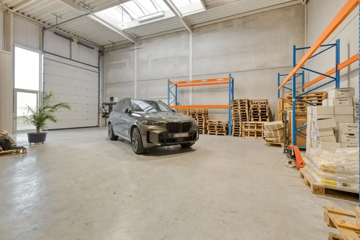 Recente KMO-unit nabij de E313 foto 3