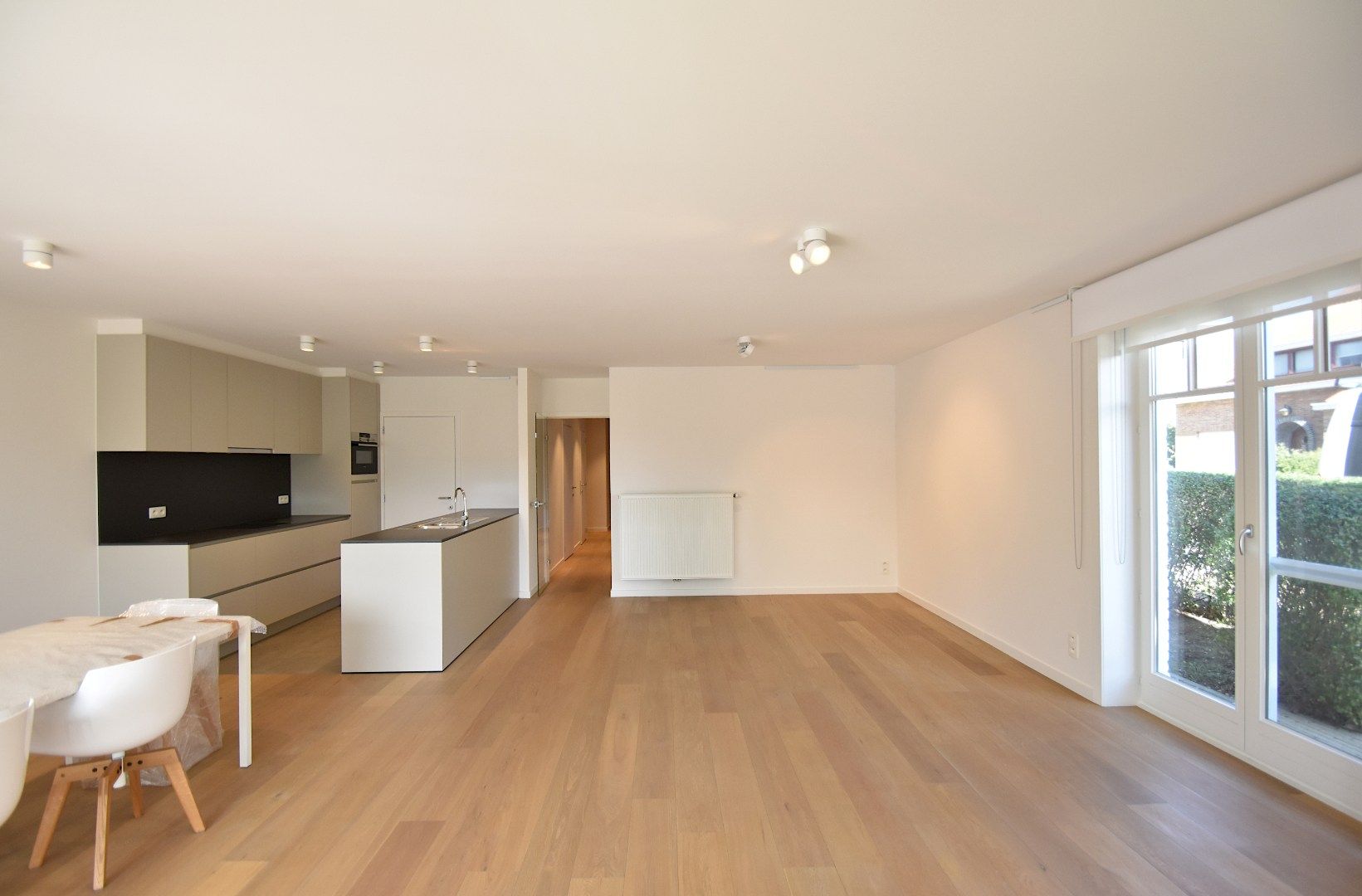 Ruim en elegant hoekappartement met drie terrassen foto 7