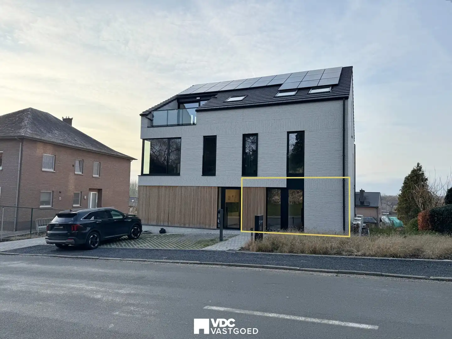 Energiezuinig nieuwbouwappartement met 2 slaapkamers, ruim terras en garage nabij centrum Tongeren foto {{pictureIndex}}