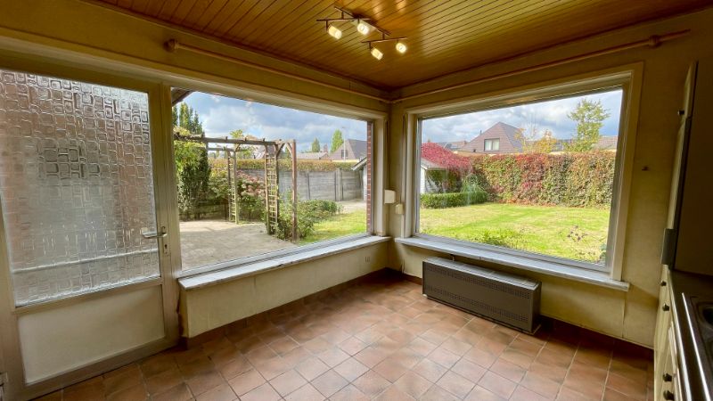 Charmante woning met garage en tuin foto 8