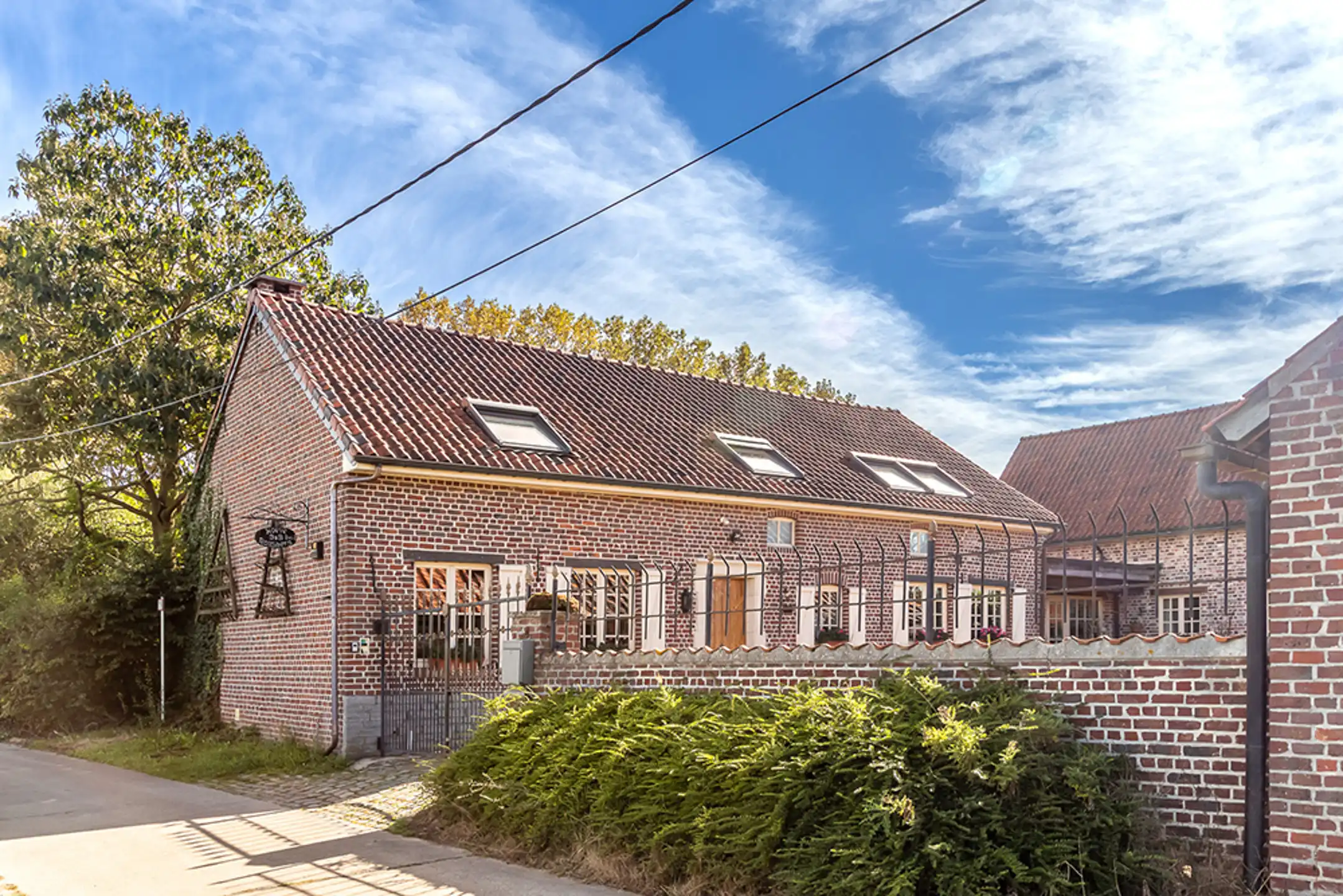 Gerestaureerde vierkantshoeve met B&B op 80 are grond foto 6