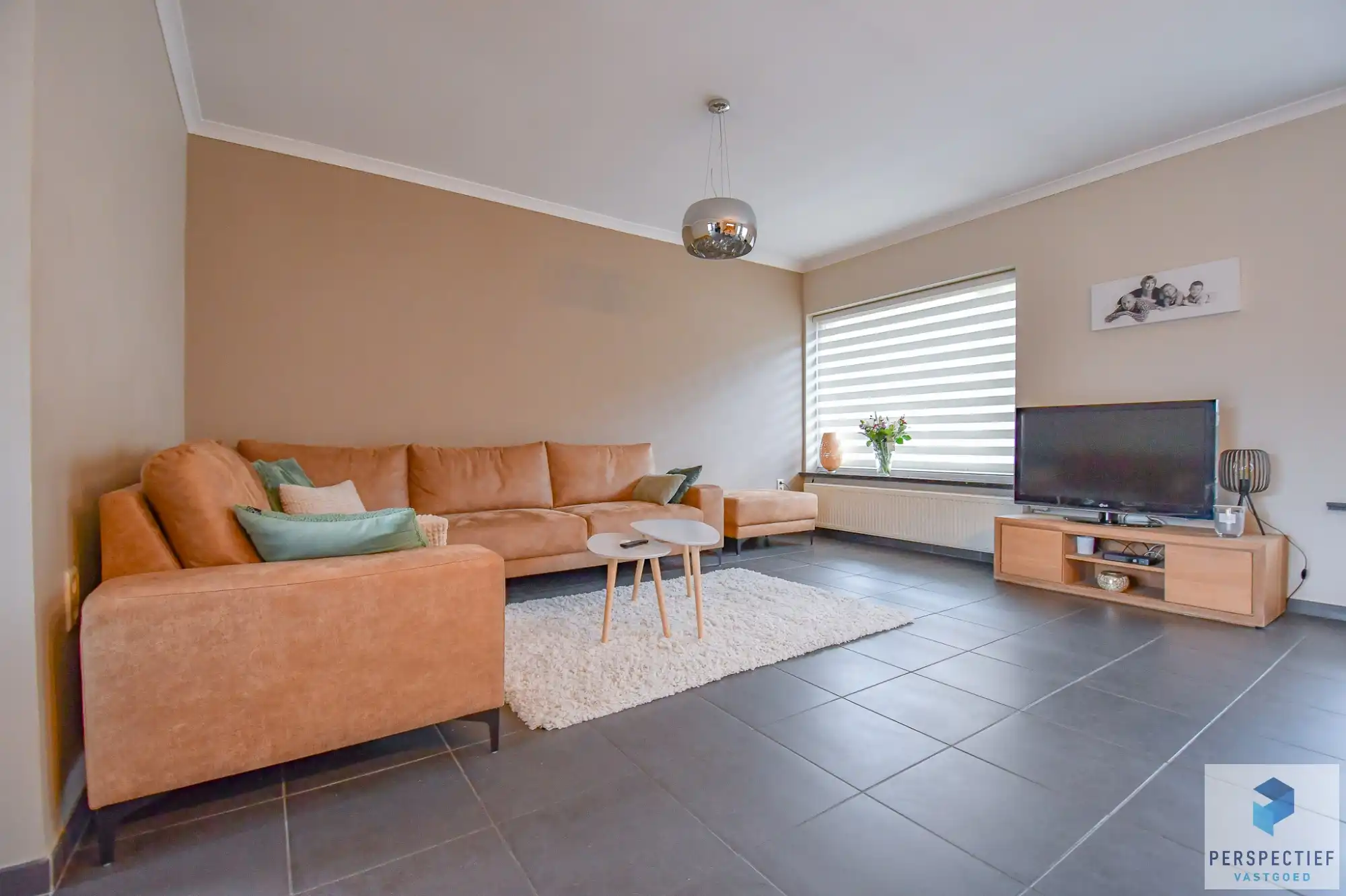 Rustig gelegen ruime halfopen woning met uitweg & bijgebouw/garage foto 4