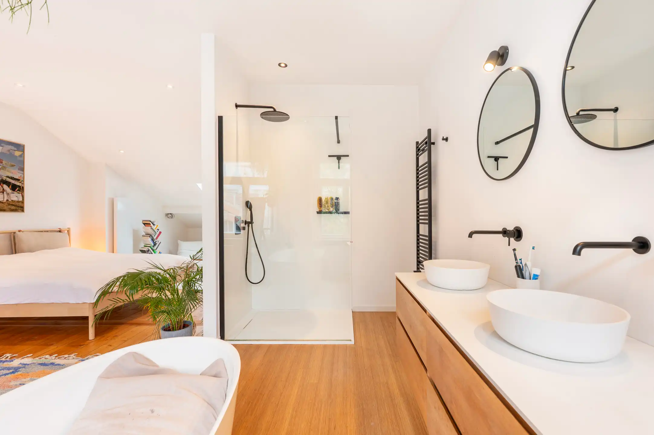 Gerenoveerd herenhuis met tuin aan het hippe Zurenborg  foto 12