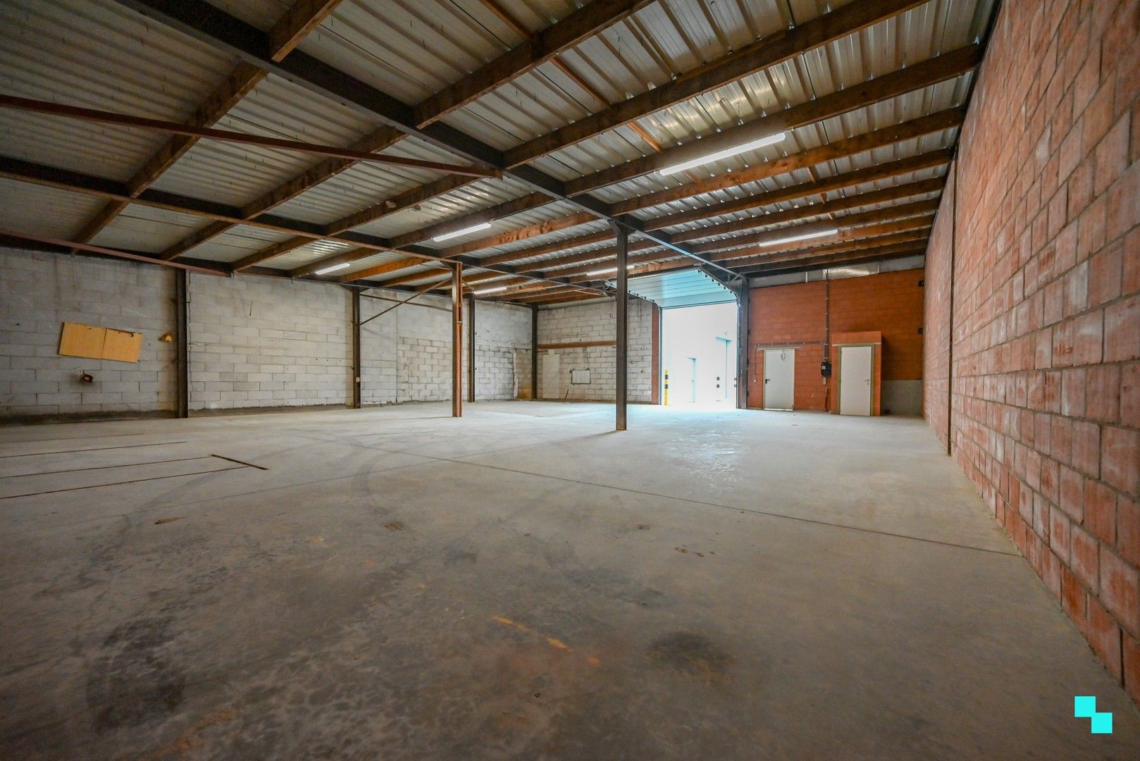 Magazijn van 270 m² op goede locatie in Ledegem foto 9