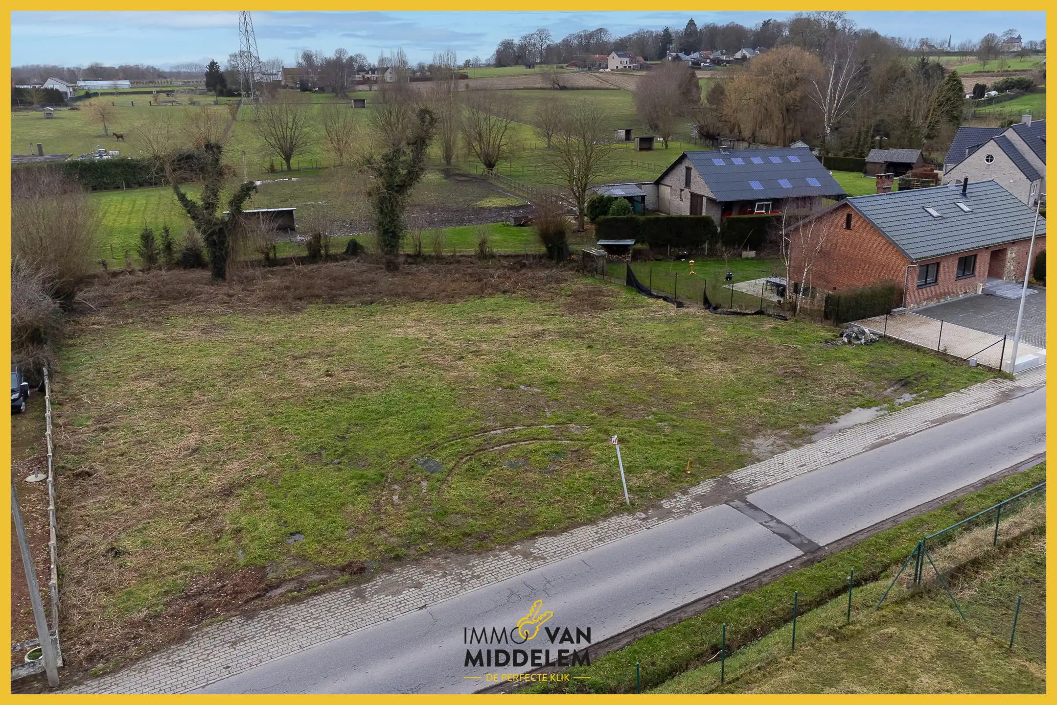 MOOIE, RUSTIG GELEGEN BOUWGROND VOOR VILLA MET OPEN ZICHT foto 3