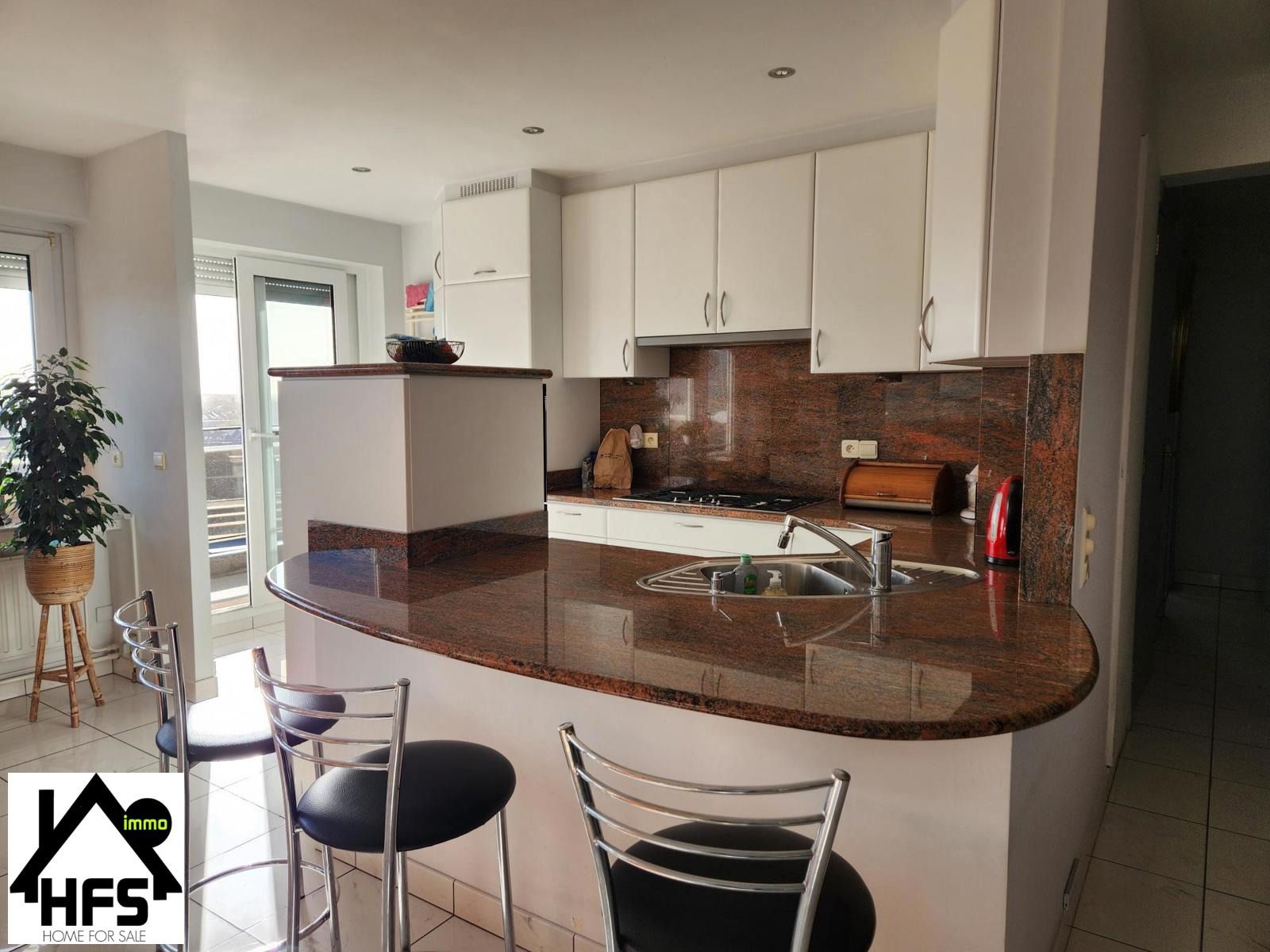 Knap appartement met top uitzicht en 3 kamers foto 2