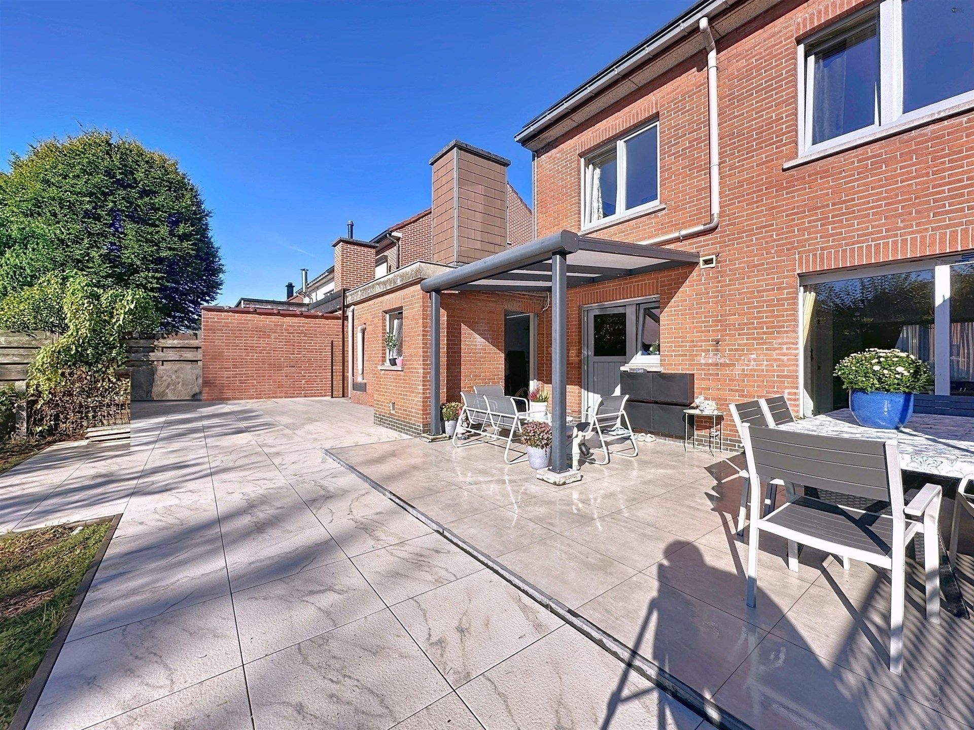 Instapklare woning met 4 slpks en garage in Nieuwkerken op perceel van 255m² foto 8