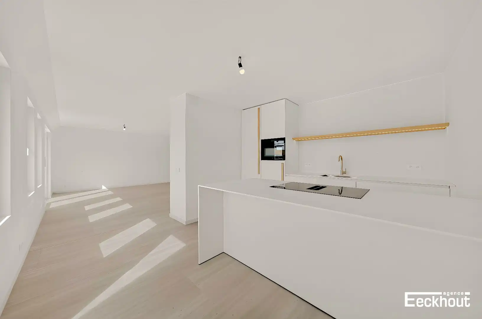 Prachtig, instapklaar appartement met mooi zonneterras met zicht op de Spuikom! foto 3