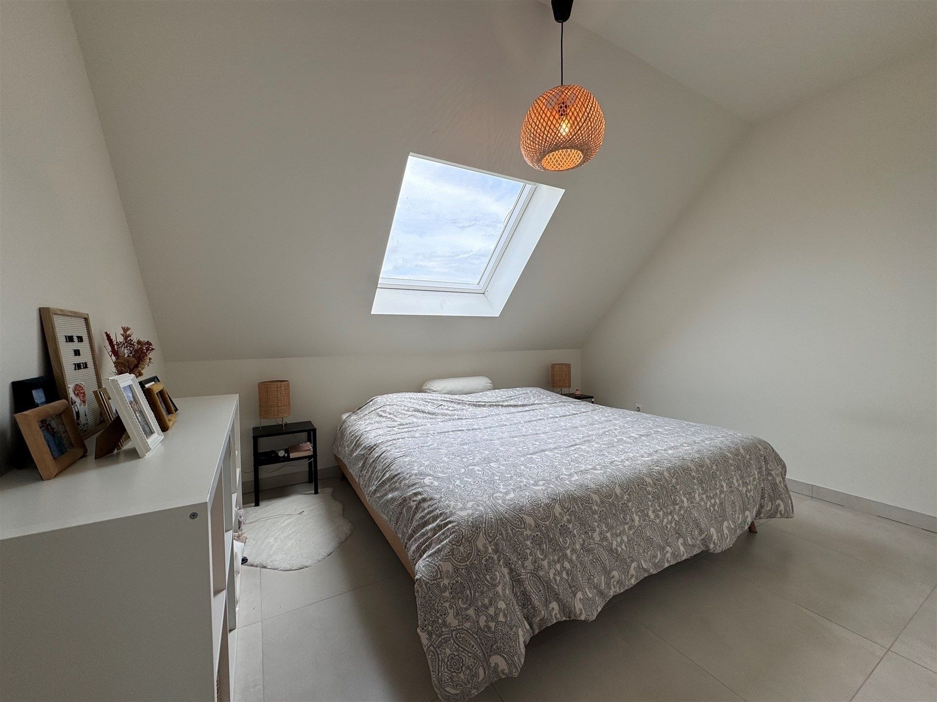 Schitterend 2 slaapkamer appartement met staanplaats en carport. foto 13