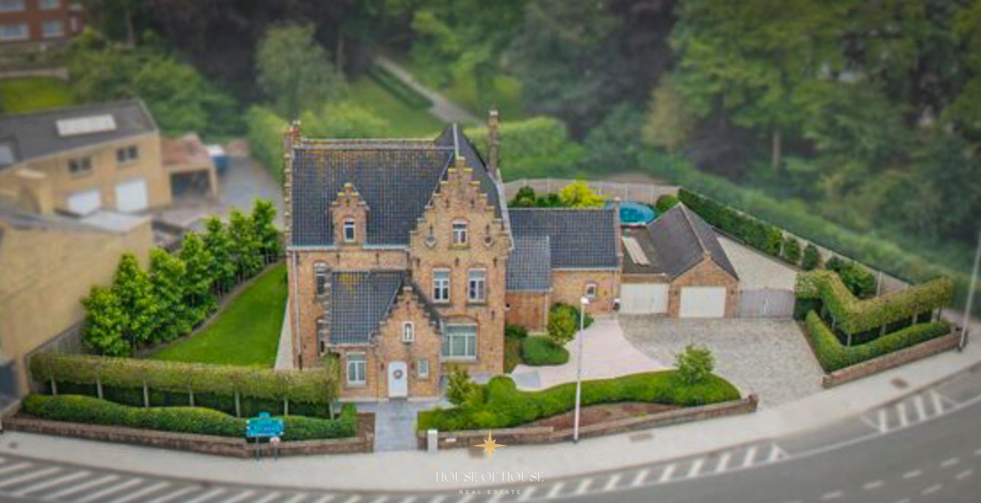 Sfeervolle pastoriewoning met uitzonderlijk potentieel zonder renovatieverplichting foto 2