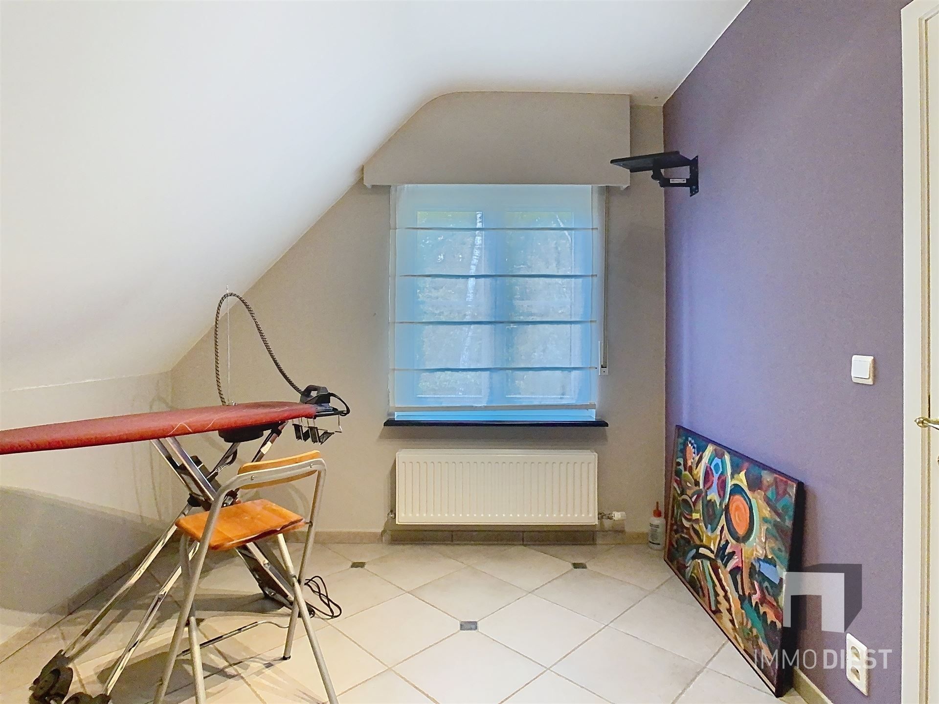 Ontdek deze solide, karaktervolle woning in Veerle met een zeer gunstige ligging op 10 are. foto 33