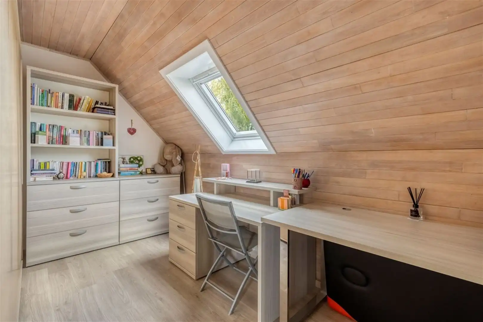 Verzorgde woning met 3 slpk en garage foto 21