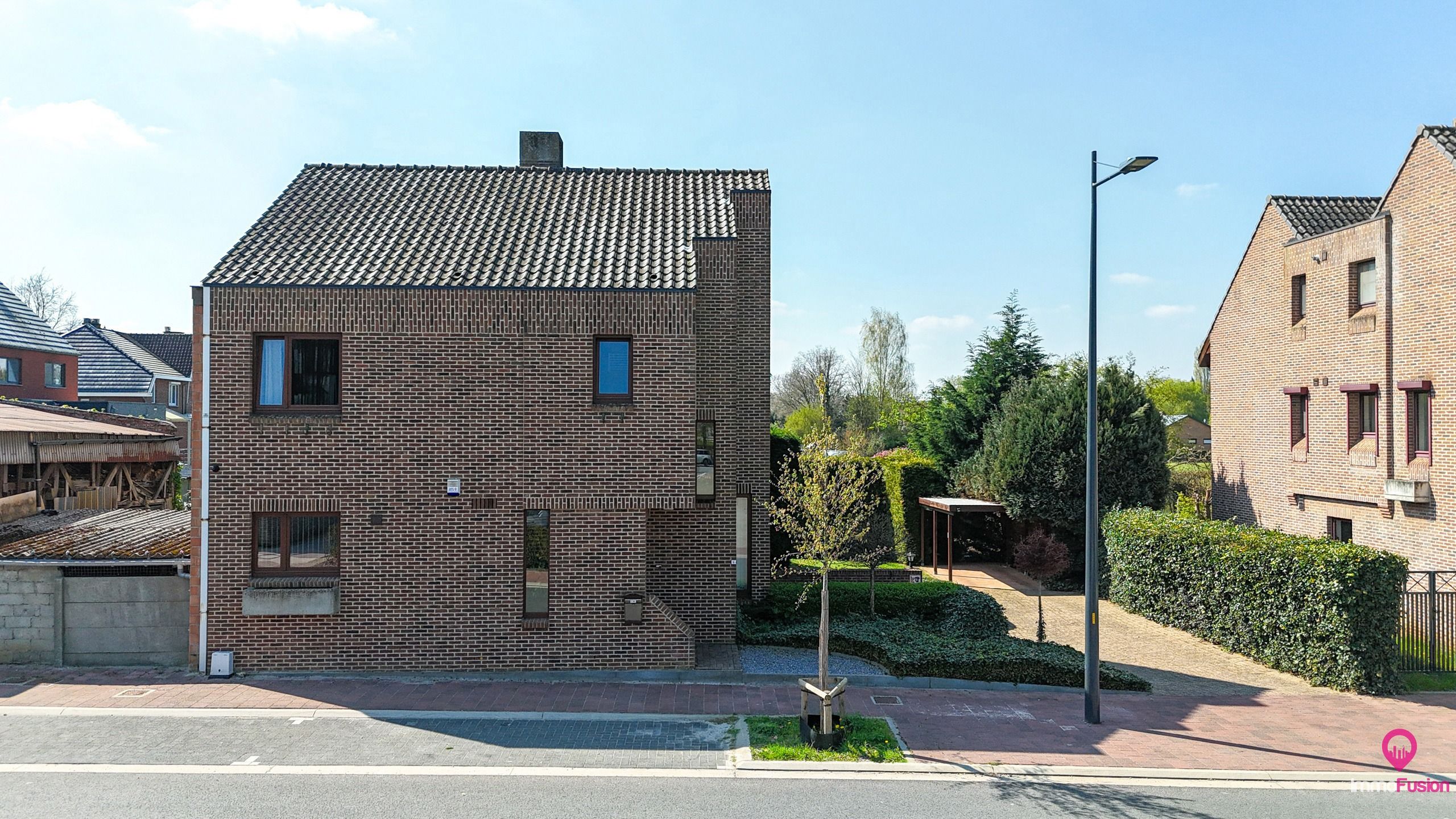 Charmante woning met 3 slaapkamers en inpandige garage! foto 37