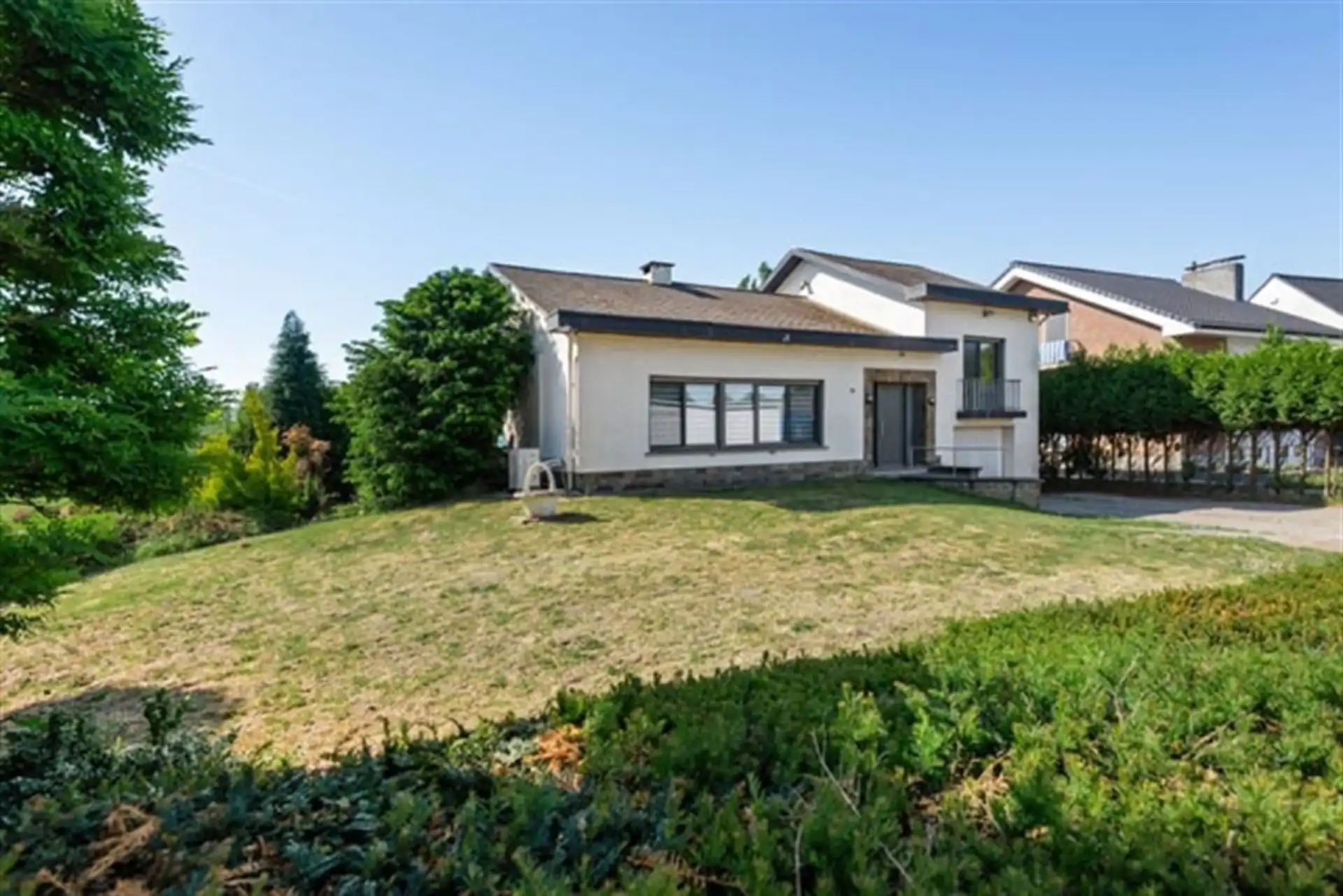 Hoofdfoto van de publicatie: Centraal gelegen OB met ruime garage en tuin!