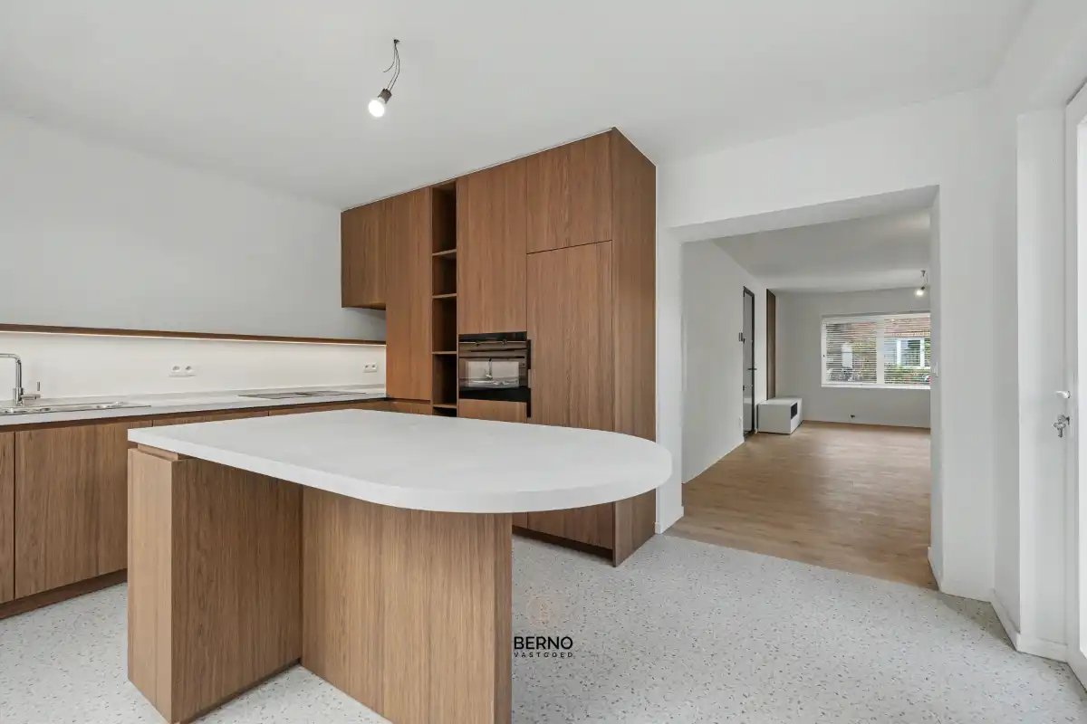 Instapklare en energiezuinige gerenoveerde woning. foto 7