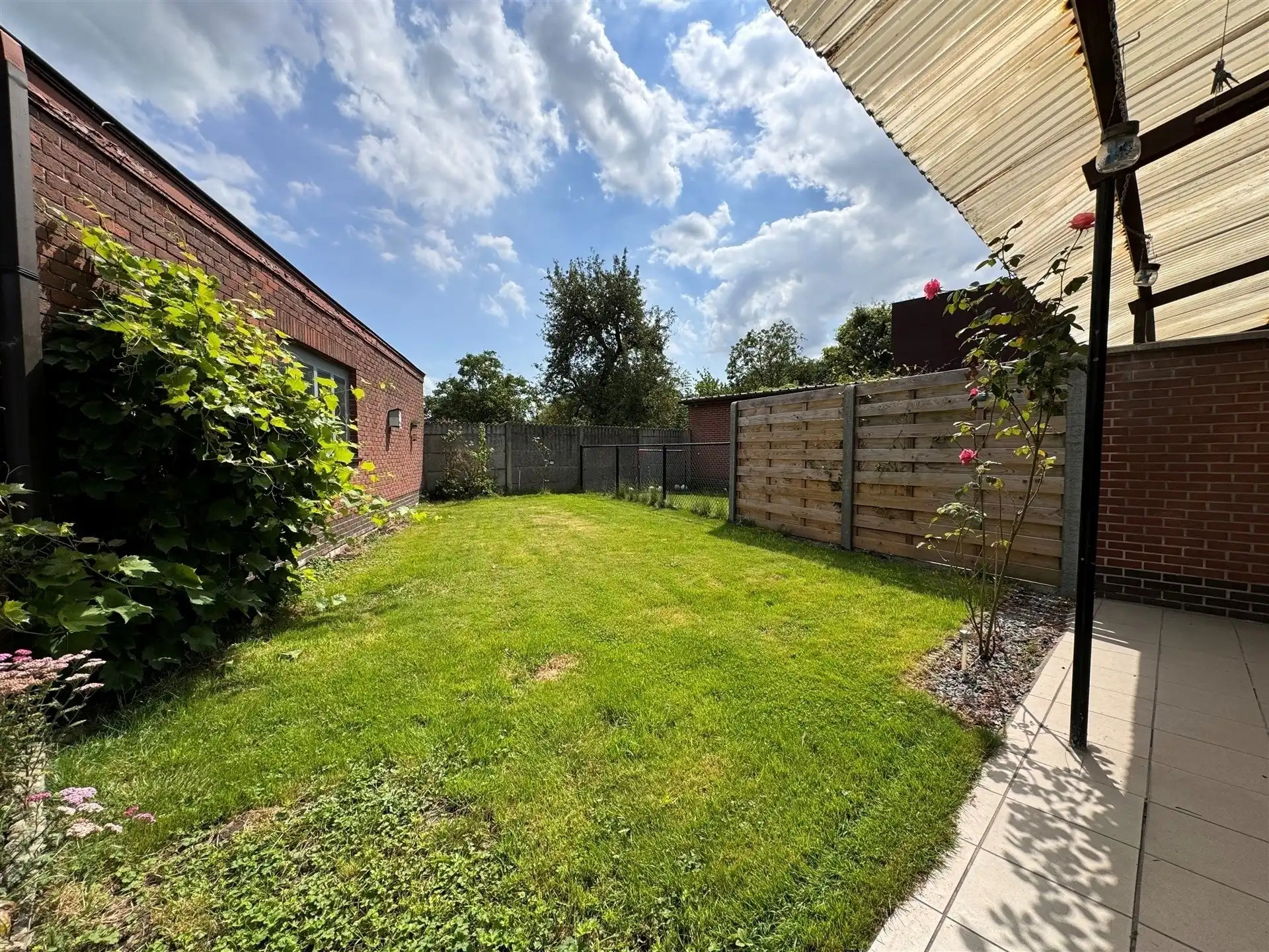 Gunstig gelegen woning met tuin en garage.  foto 13