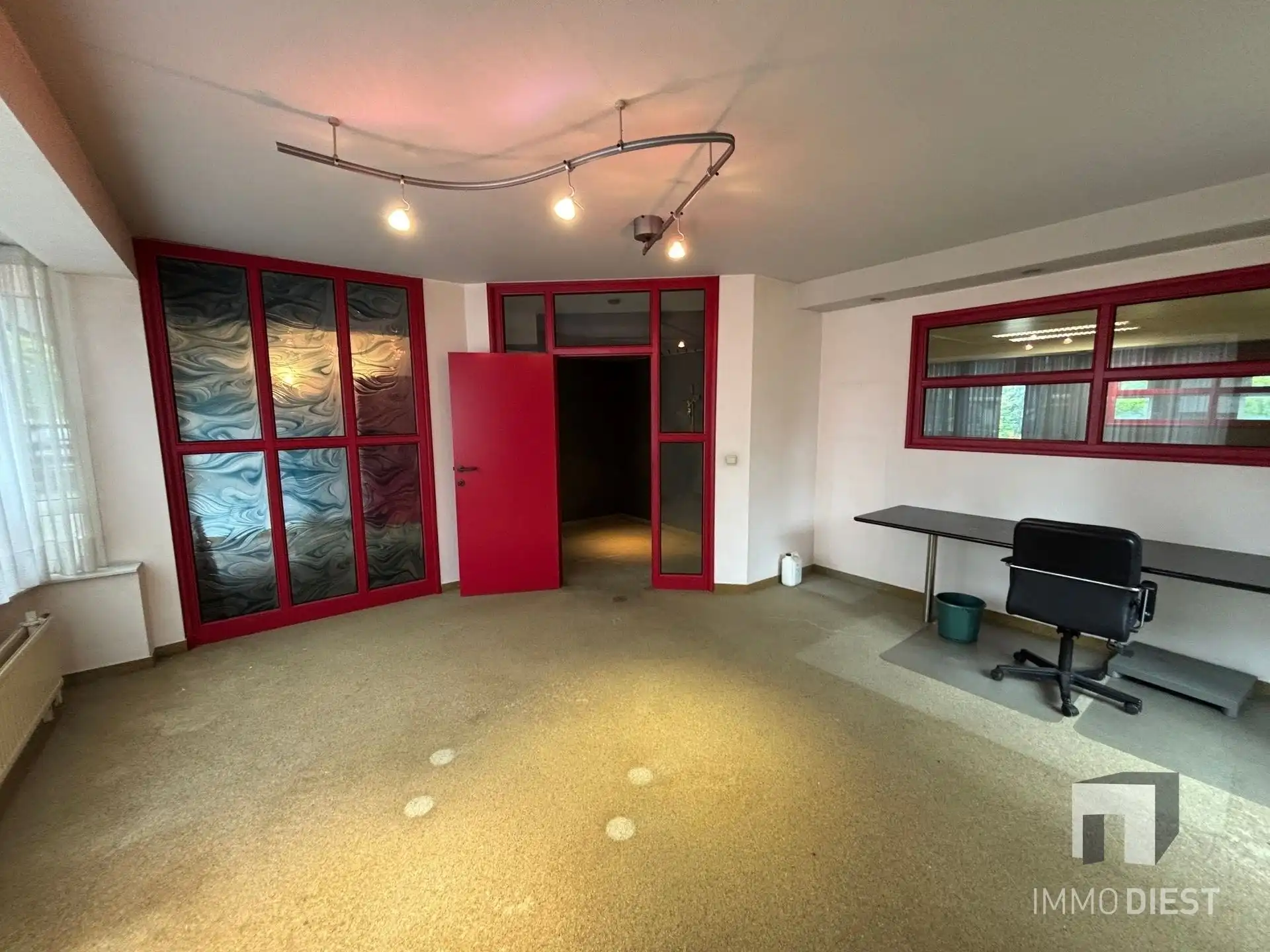Groot kantoor (187m²) met parking en kelder foto 5