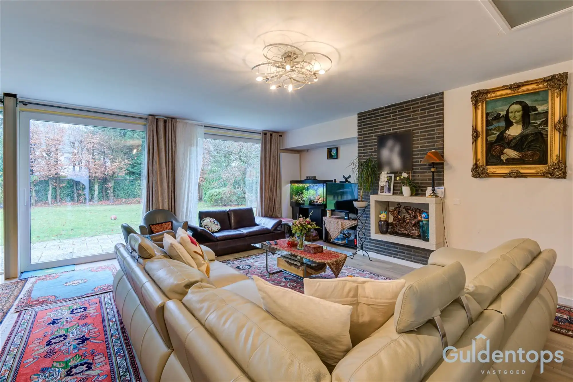 Knappe villa op exceptioneel perceel in gegeerde wijk foto 5