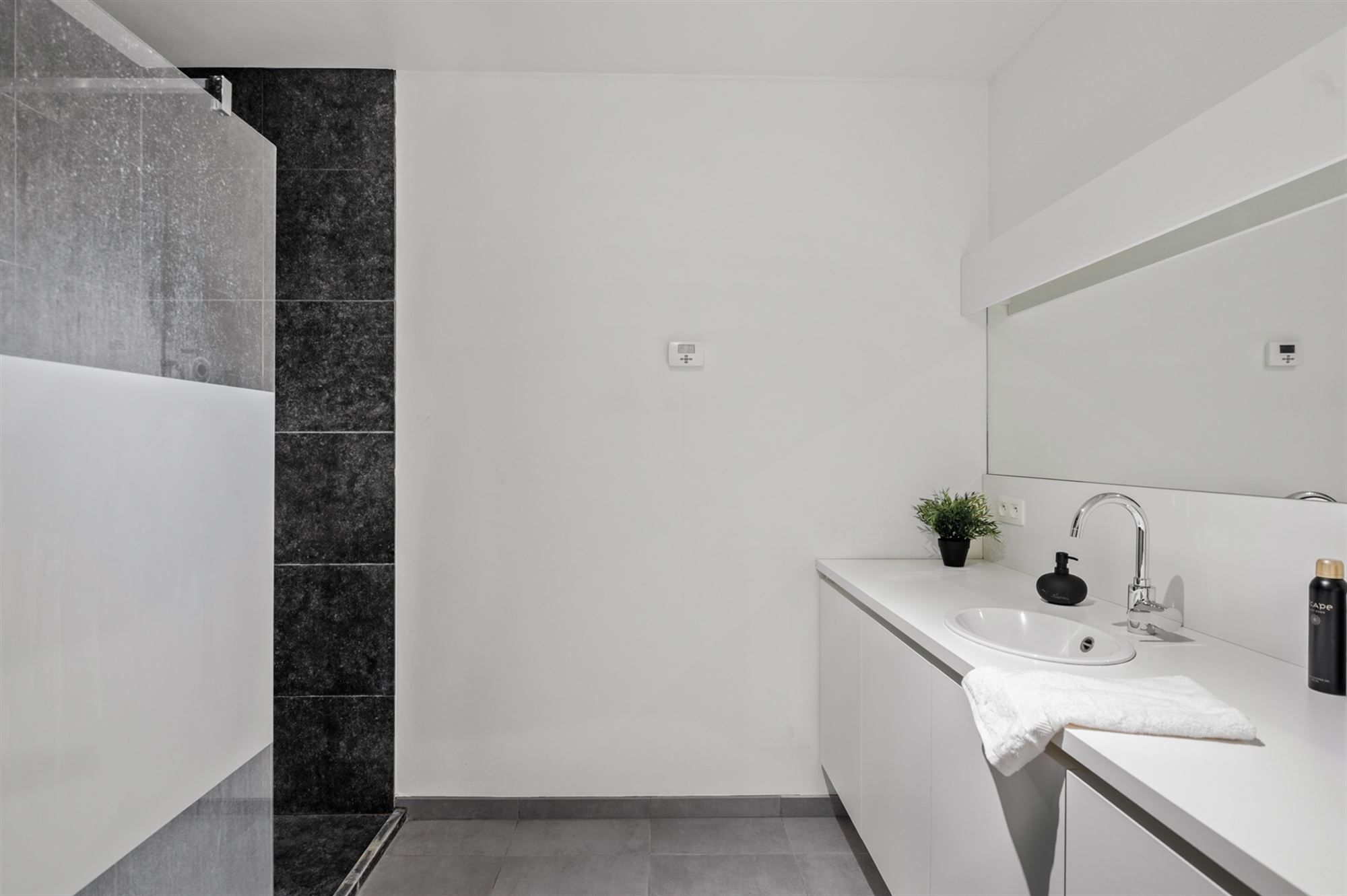Ruim en degelijk 2-slaapkamer appartement in Berlaar foto 8