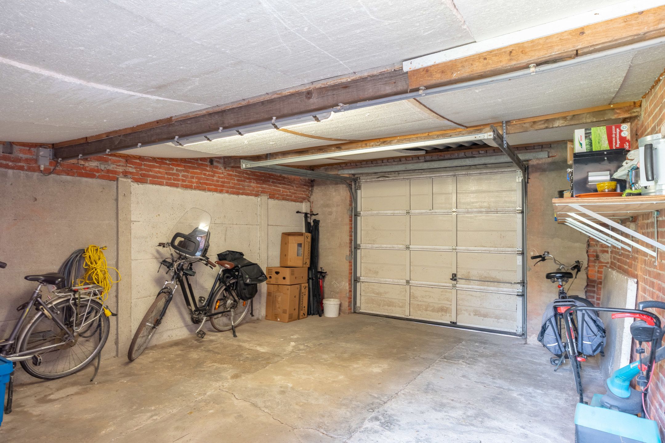 Volledig vernieuwde  woning met garage op rustige ligging  foto 34