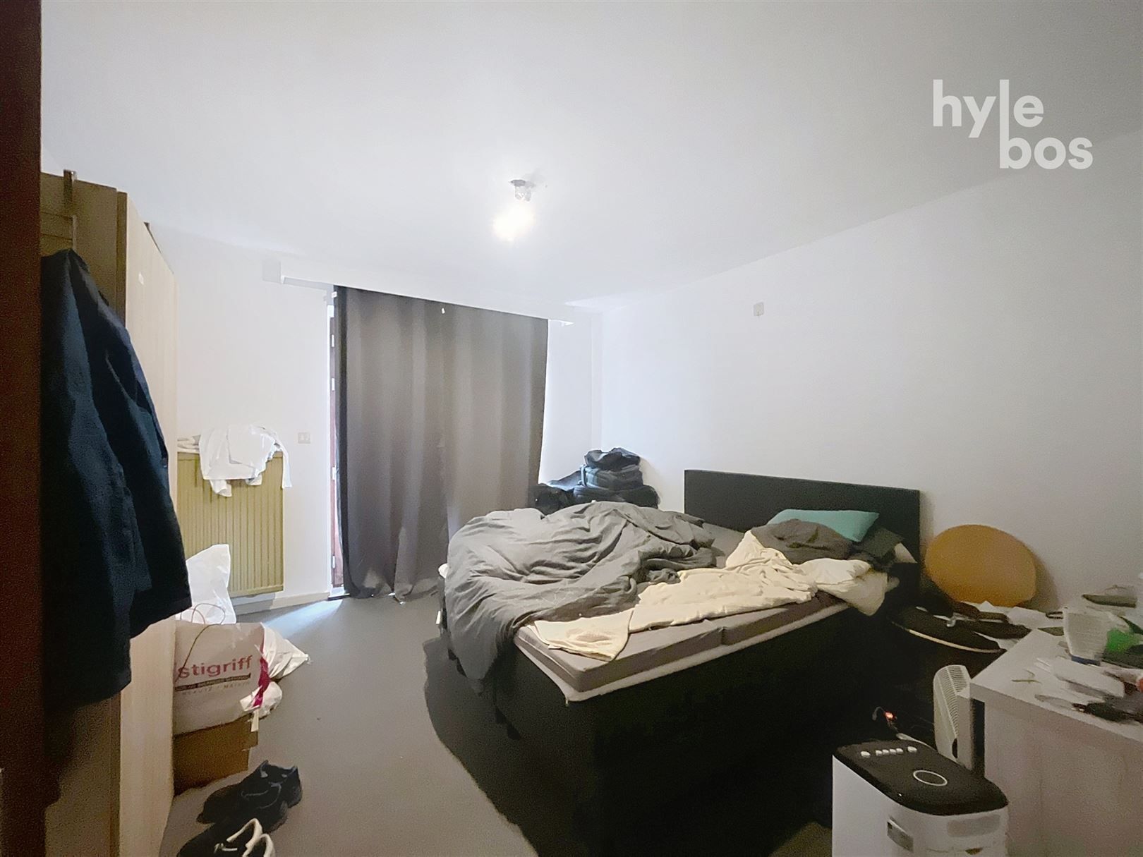 Centraal gelegen 2 slaapkamer appartement met garage foto 5