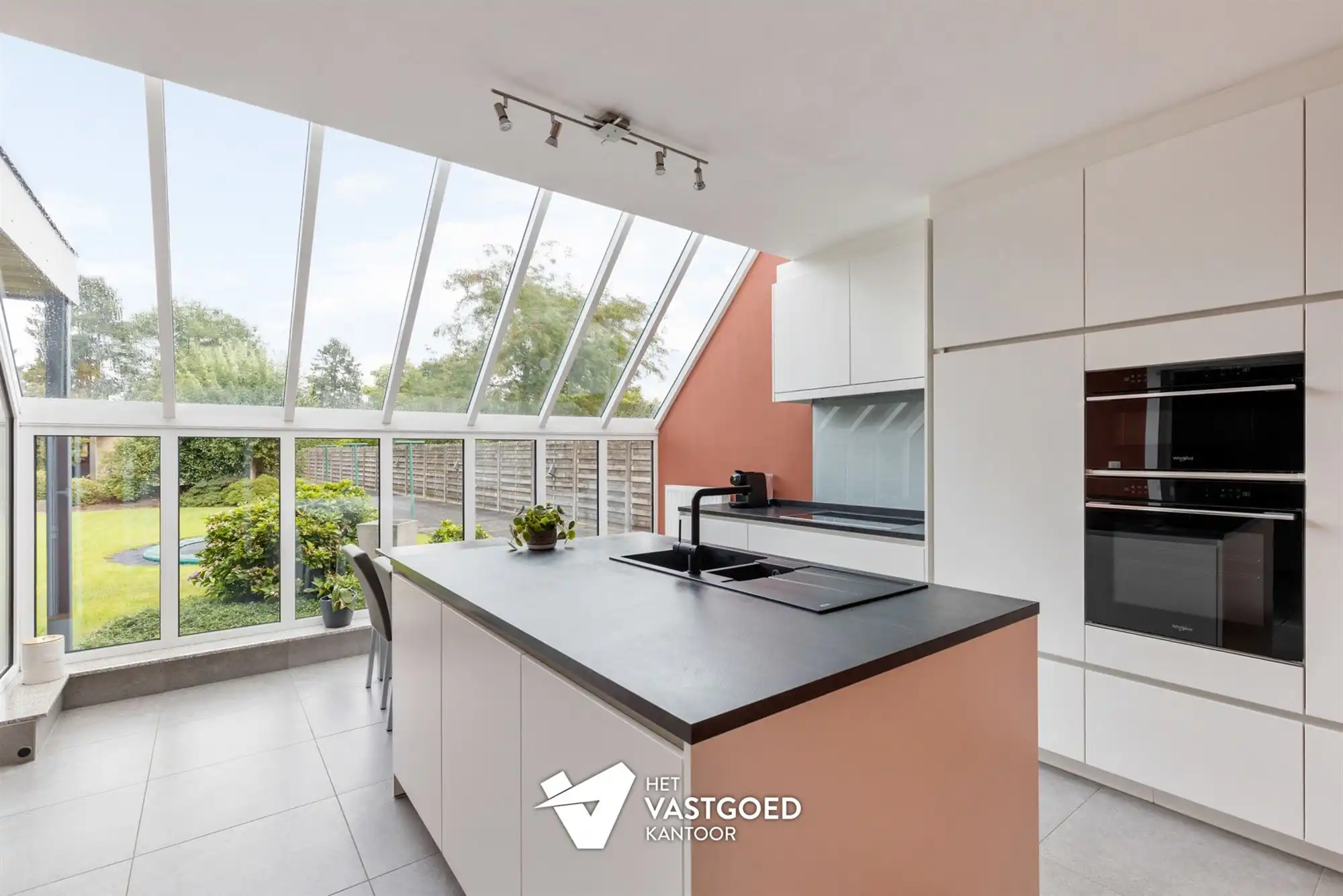 PERFECT ONDERHOUDEN, INSTAPKLARE WONING OP IDEALE LIGGING foto 9
