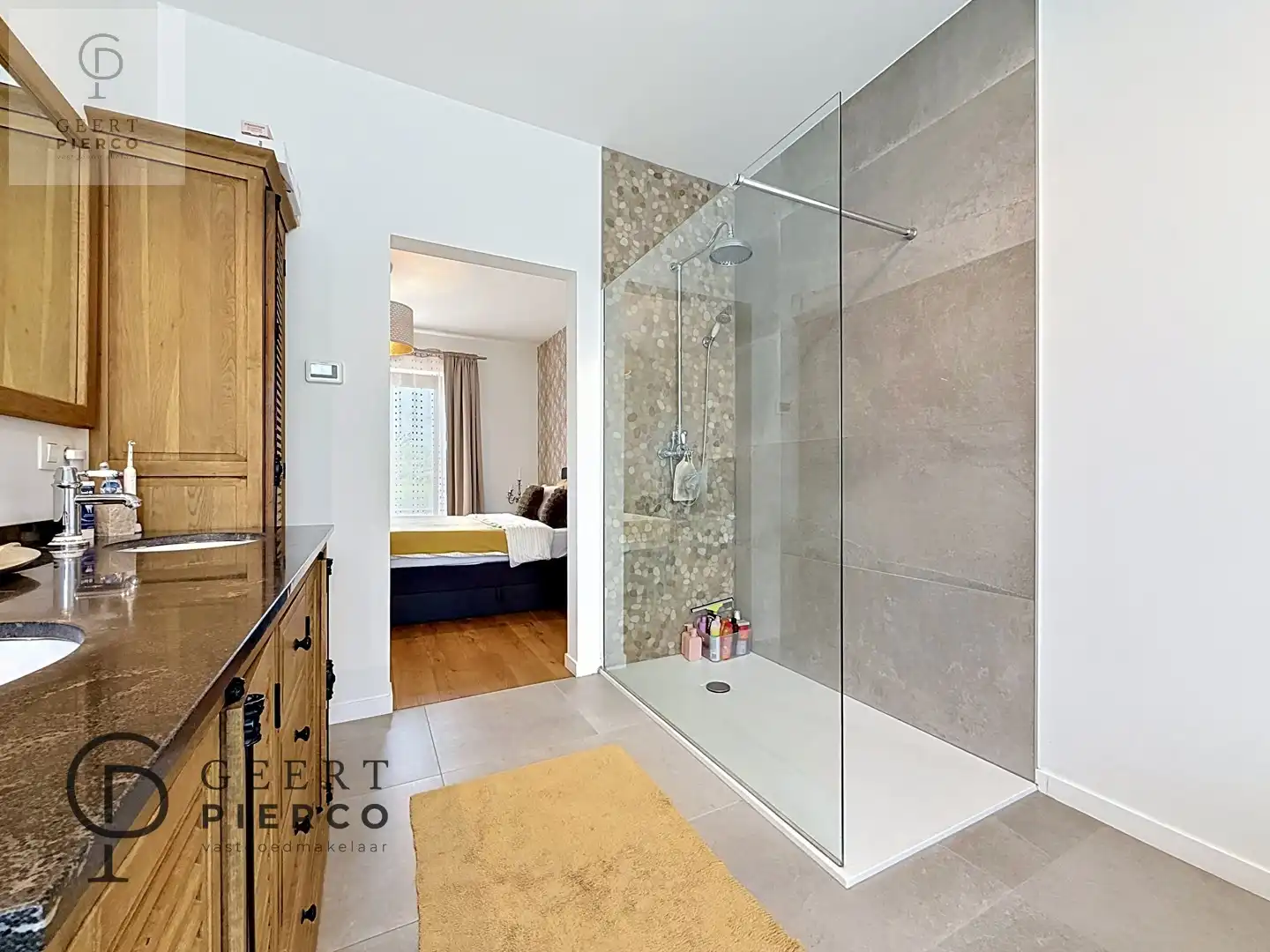Ruimtelijke woning op een toplocatie foto 23