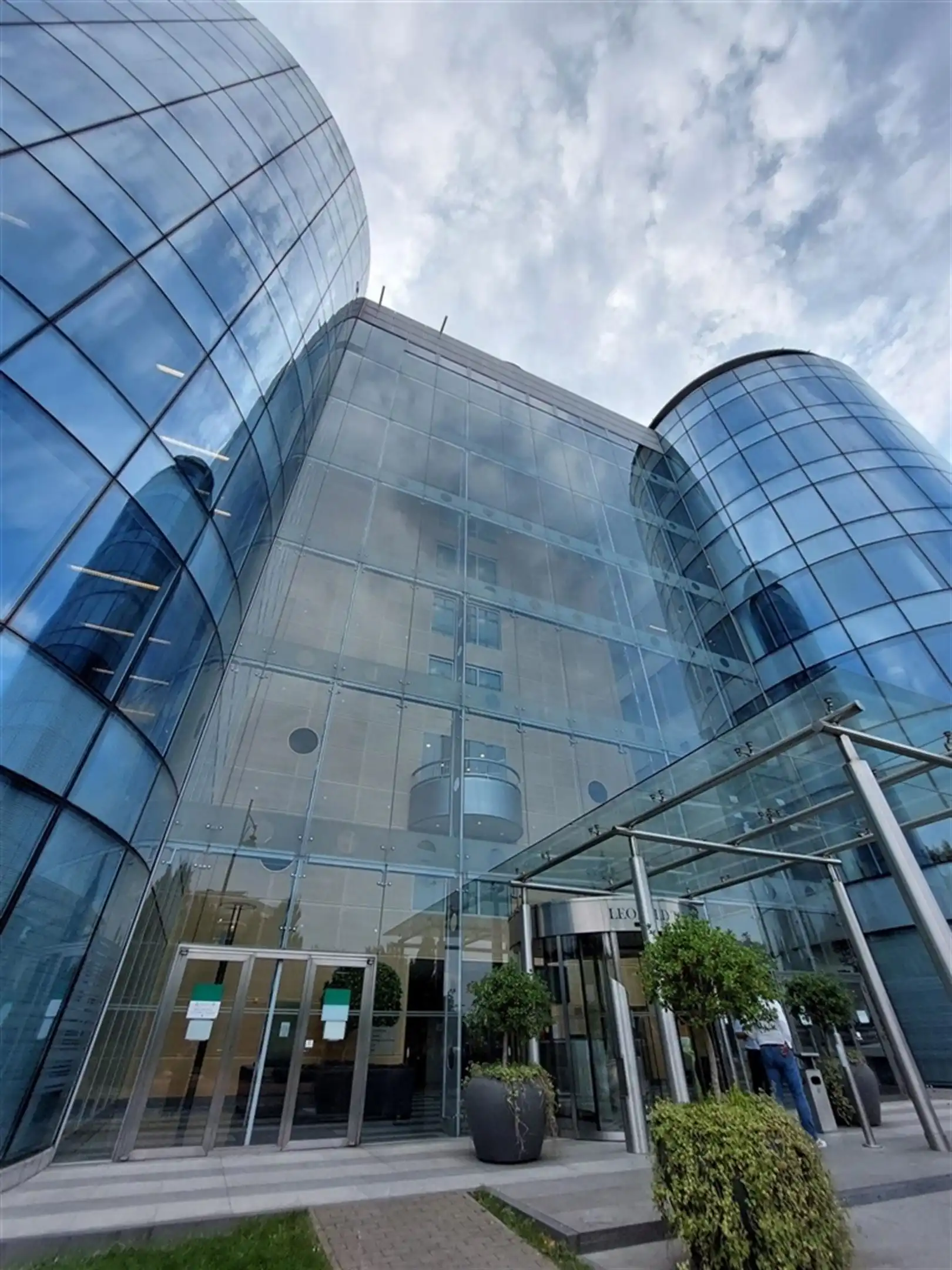 LEOPOLD THREE: 394m² - 1.663 m² foto 2