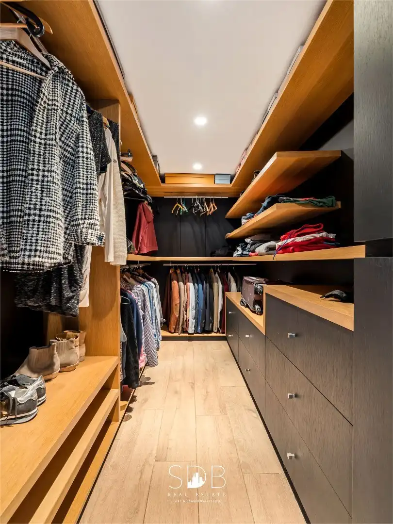 Prachtige villa in hoevestijl met bijgebouwen en akkerlanden/weilanden op 1,45ha foto 24