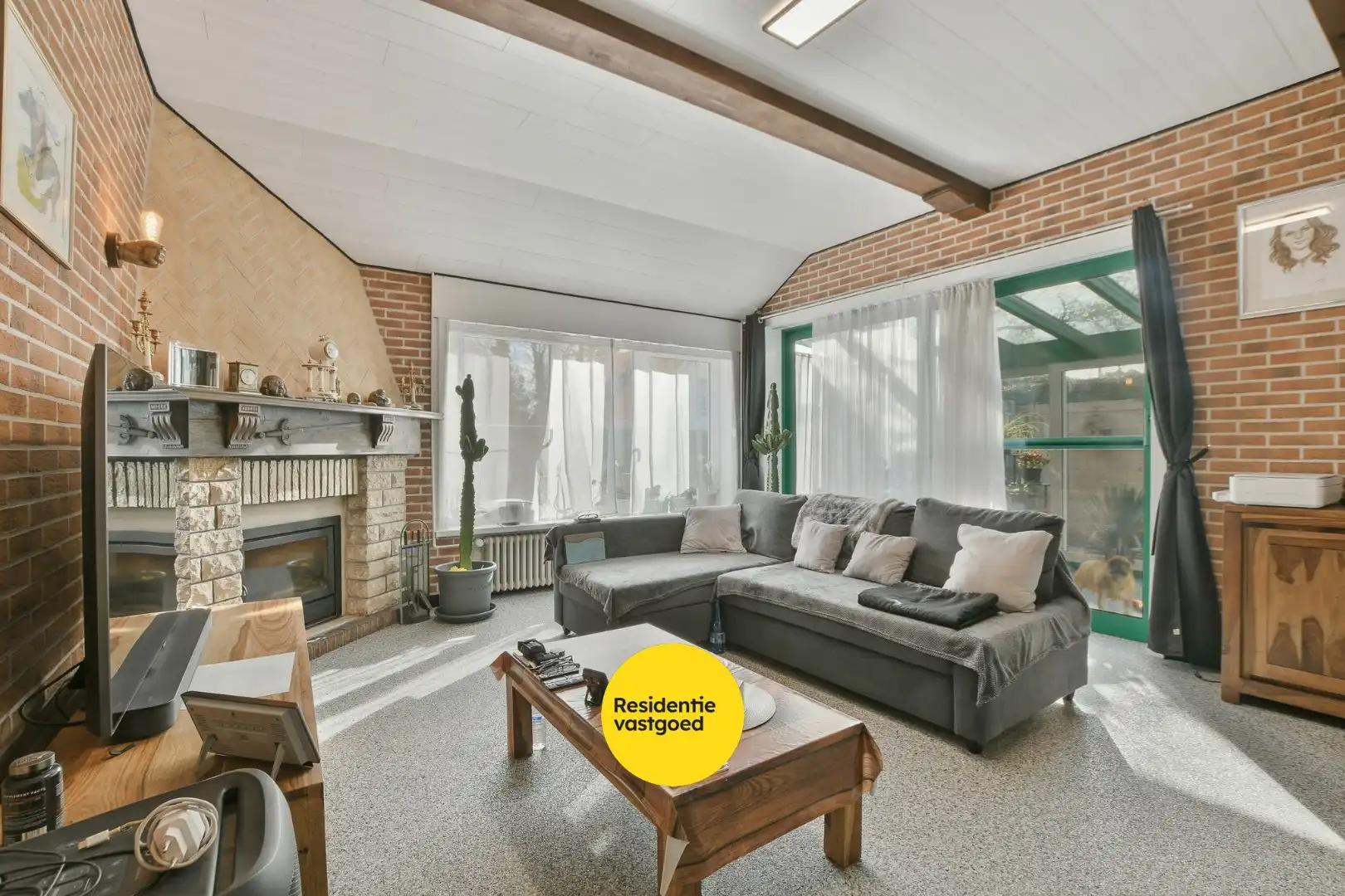 Instapklare en volledig gerenoveerde bungalow met 3 slaapkamers, tuin en garage vlak bij bos en centrum van De Haan foto 5