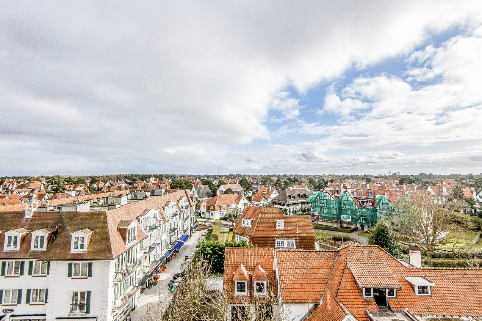 Zeer recent appartement met 1 slaapkamer gelegen op de Kustlaan met prachtig zicht over de villa's van het Zoute.  foto 4