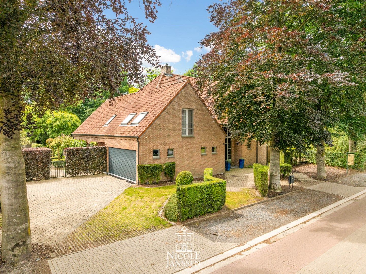 Ruime villa in landelijke stijl  foto 2
