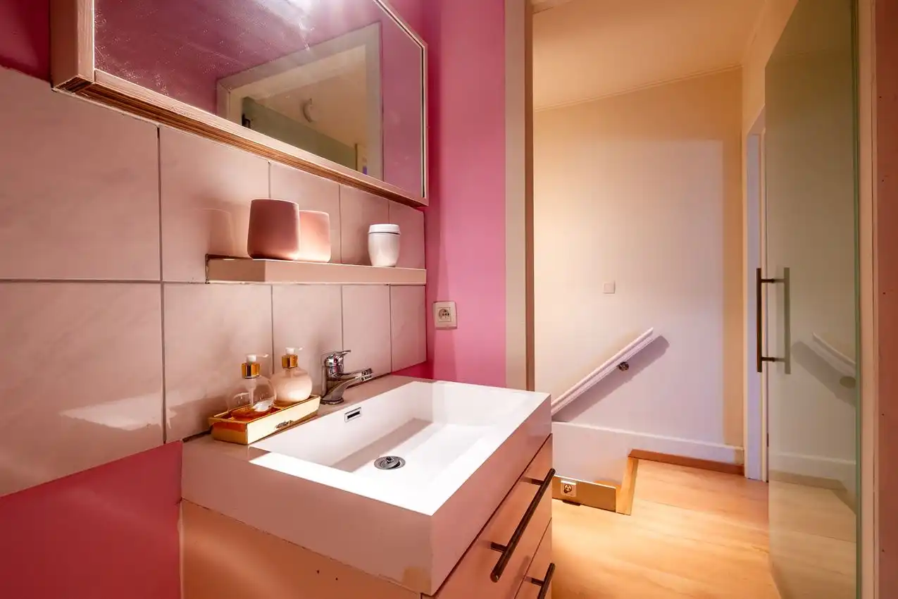 Gerenoveerde bel-etagewoning met 3 slk foto 26