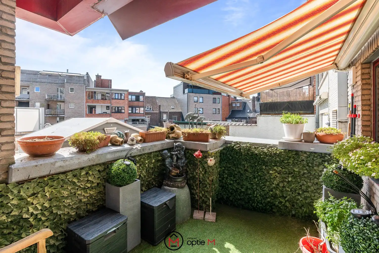 Ruim gerenoveerd appartement van 170 m² met 4 slaapkamers en twee terrassen in hartje Genk foto 15