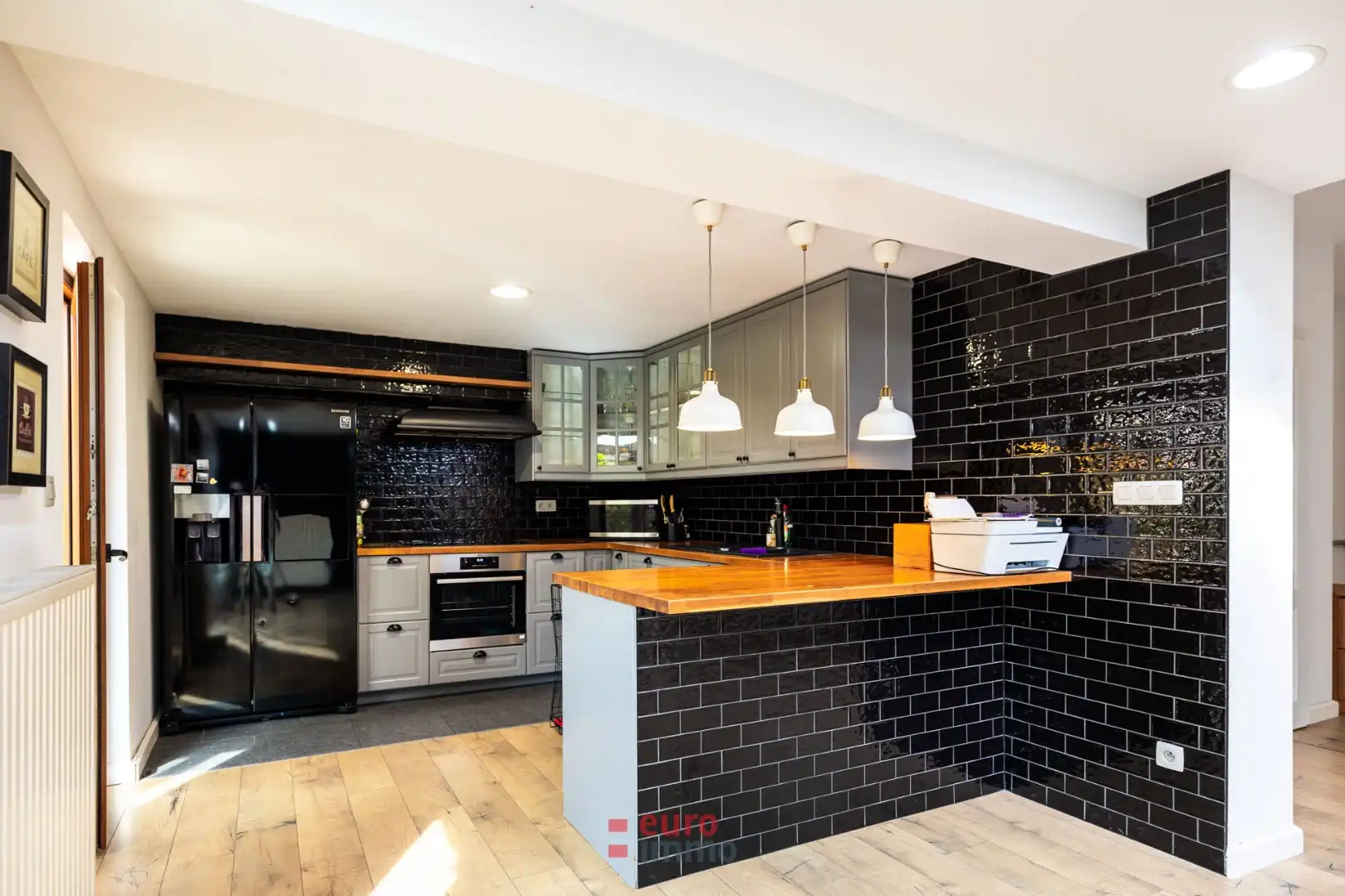 VASTGOEDTOPPER in Nieuwpoort: ruime stadswoning met tuin en garage. foto 3