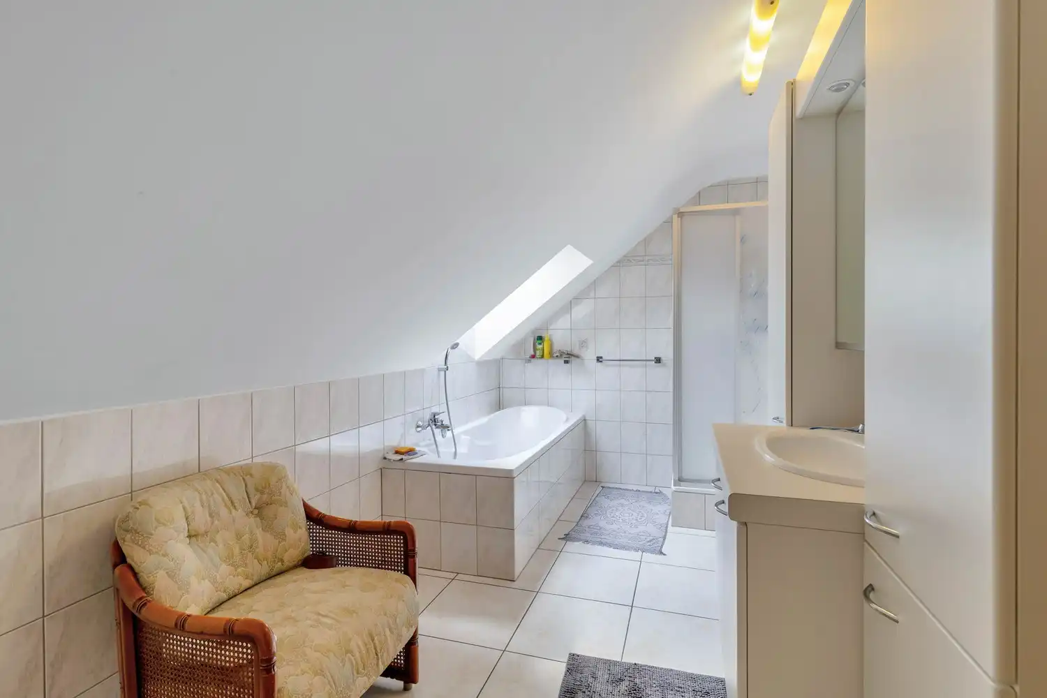 Ruime duplex met 3 slaapkamers, extra (slaap)kamer én privatieve garagebox in Koersel foto 17