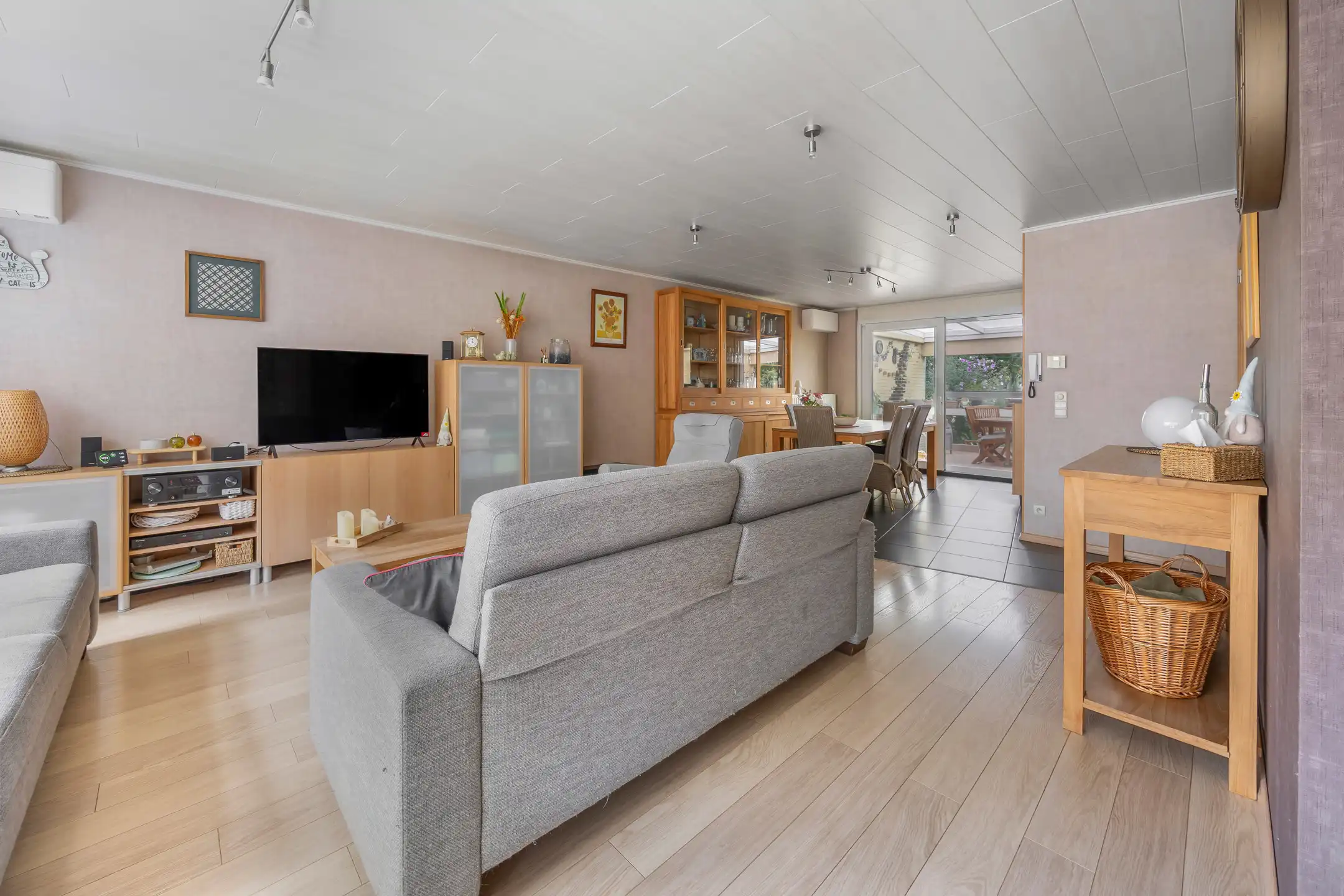 goed verzorgde woning met 3 slaapkamers , garage en terras foto 7